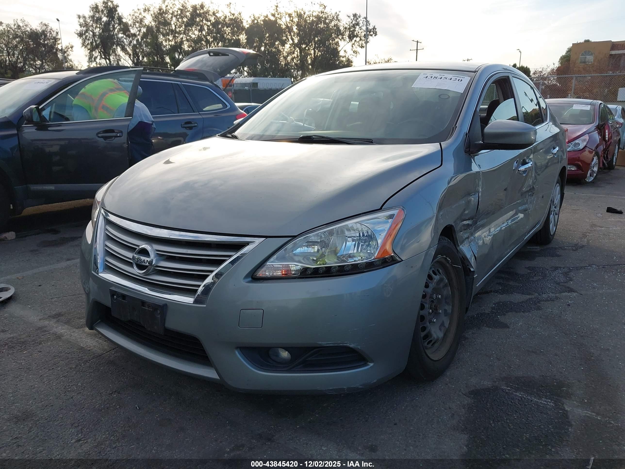 NISSAN SENTRA image 2