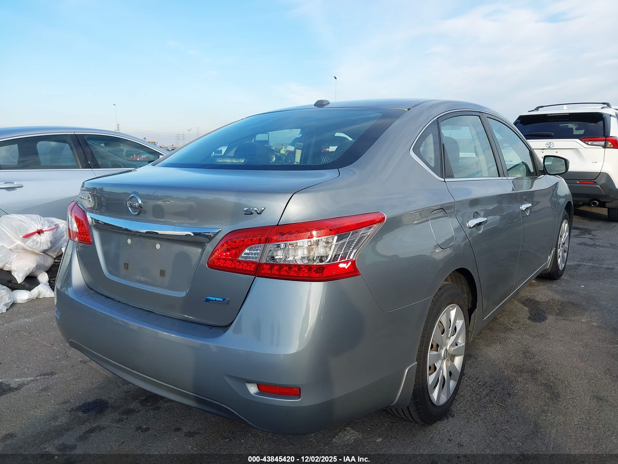 NISSAN SENTRA image 4