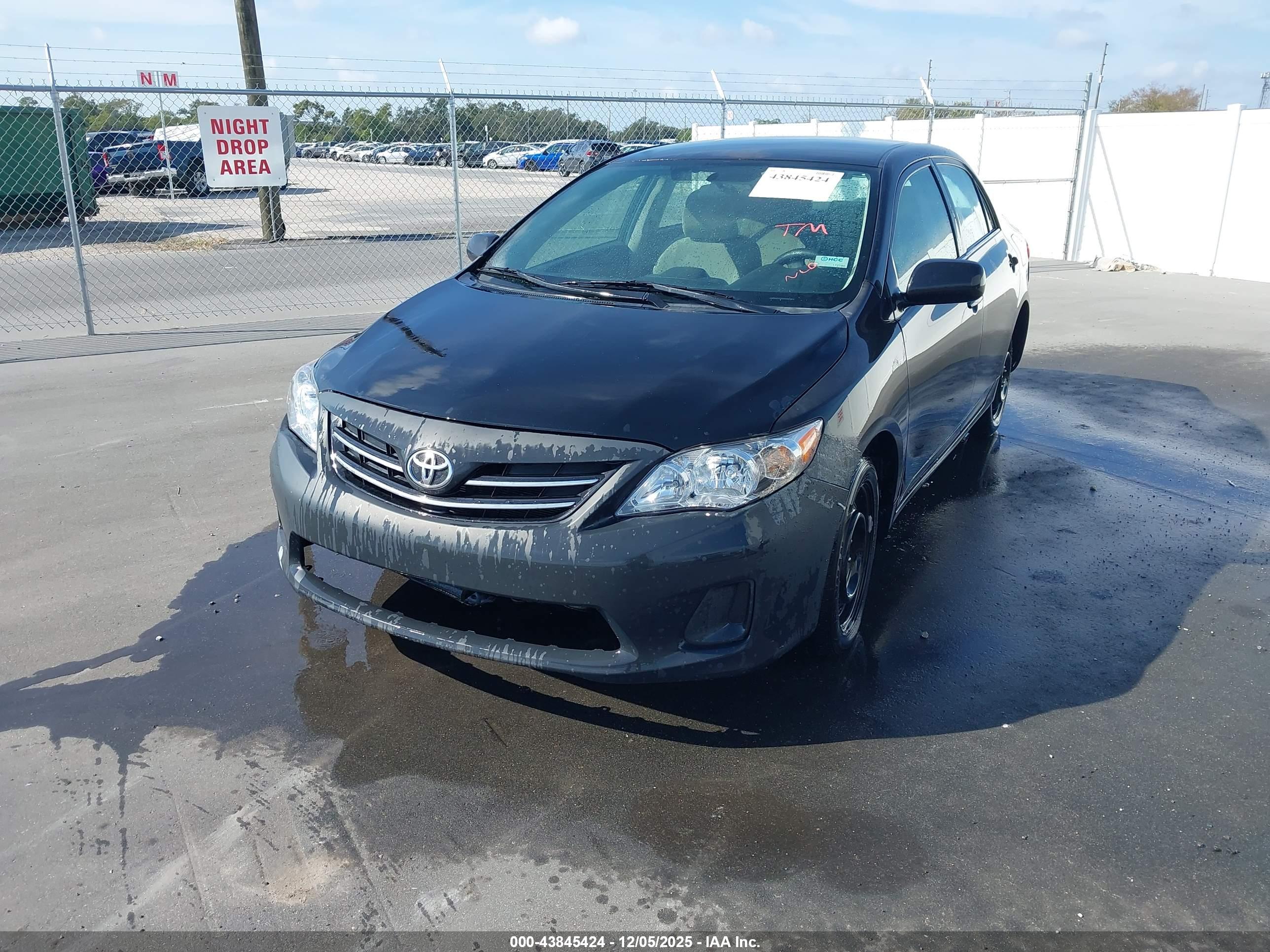 TOYOTA COROLLA image 2
