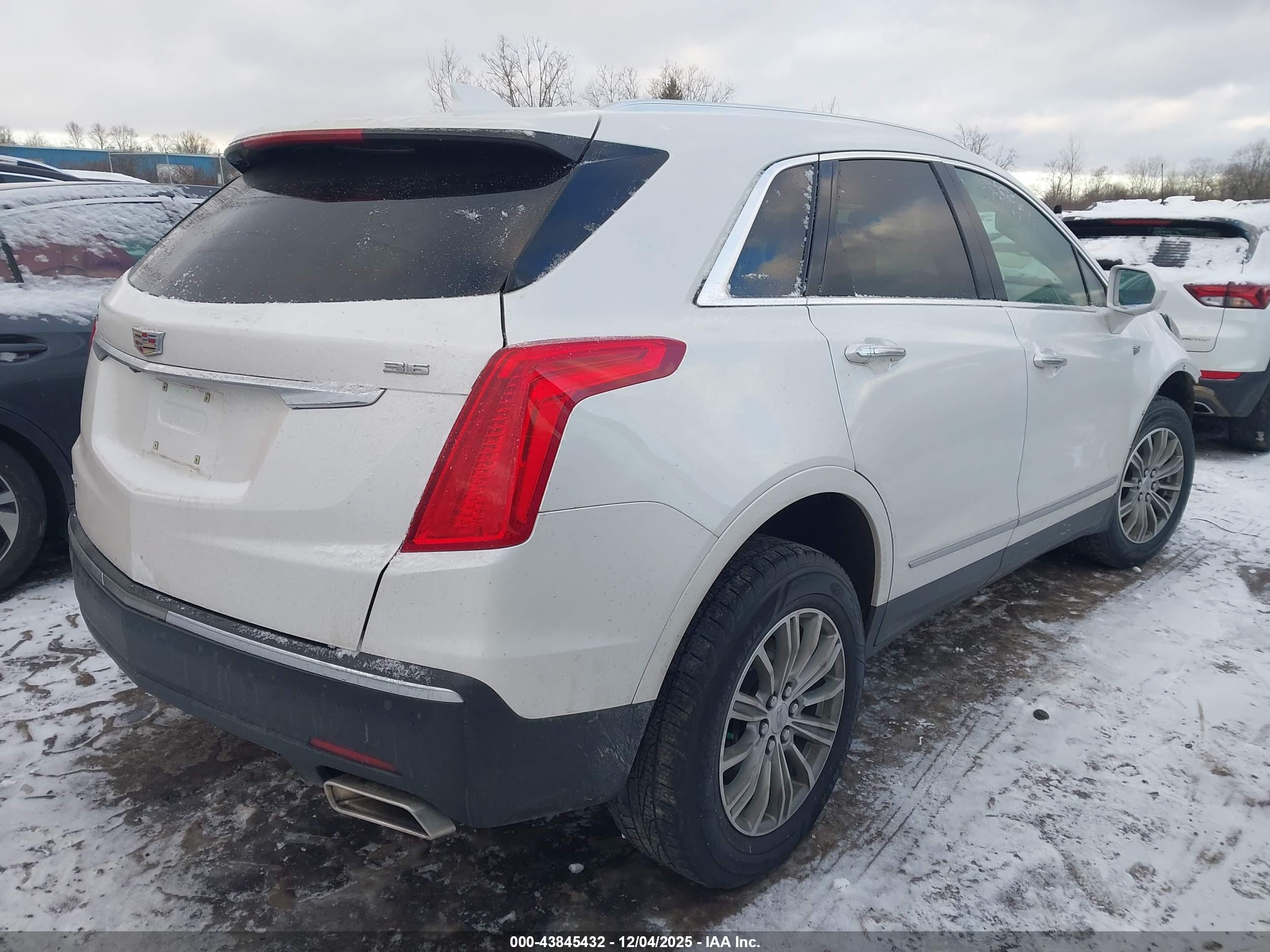 CADILLAC XT5 image 4