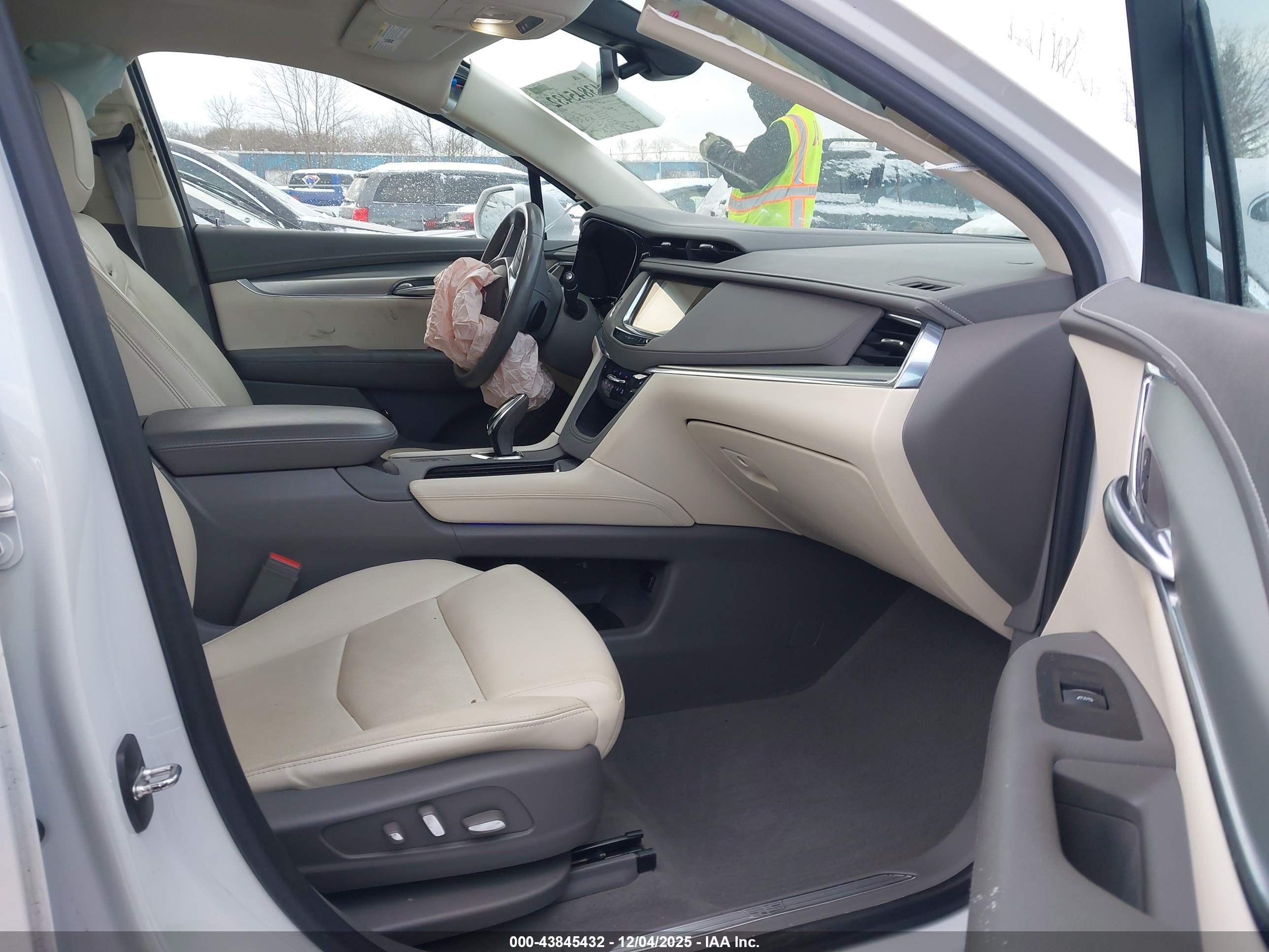 CADILLAC XT5 image 5