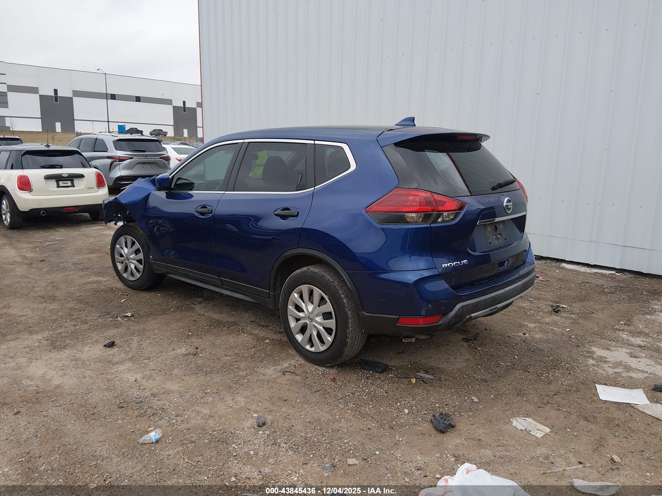 NISSAN ROGUE image 3