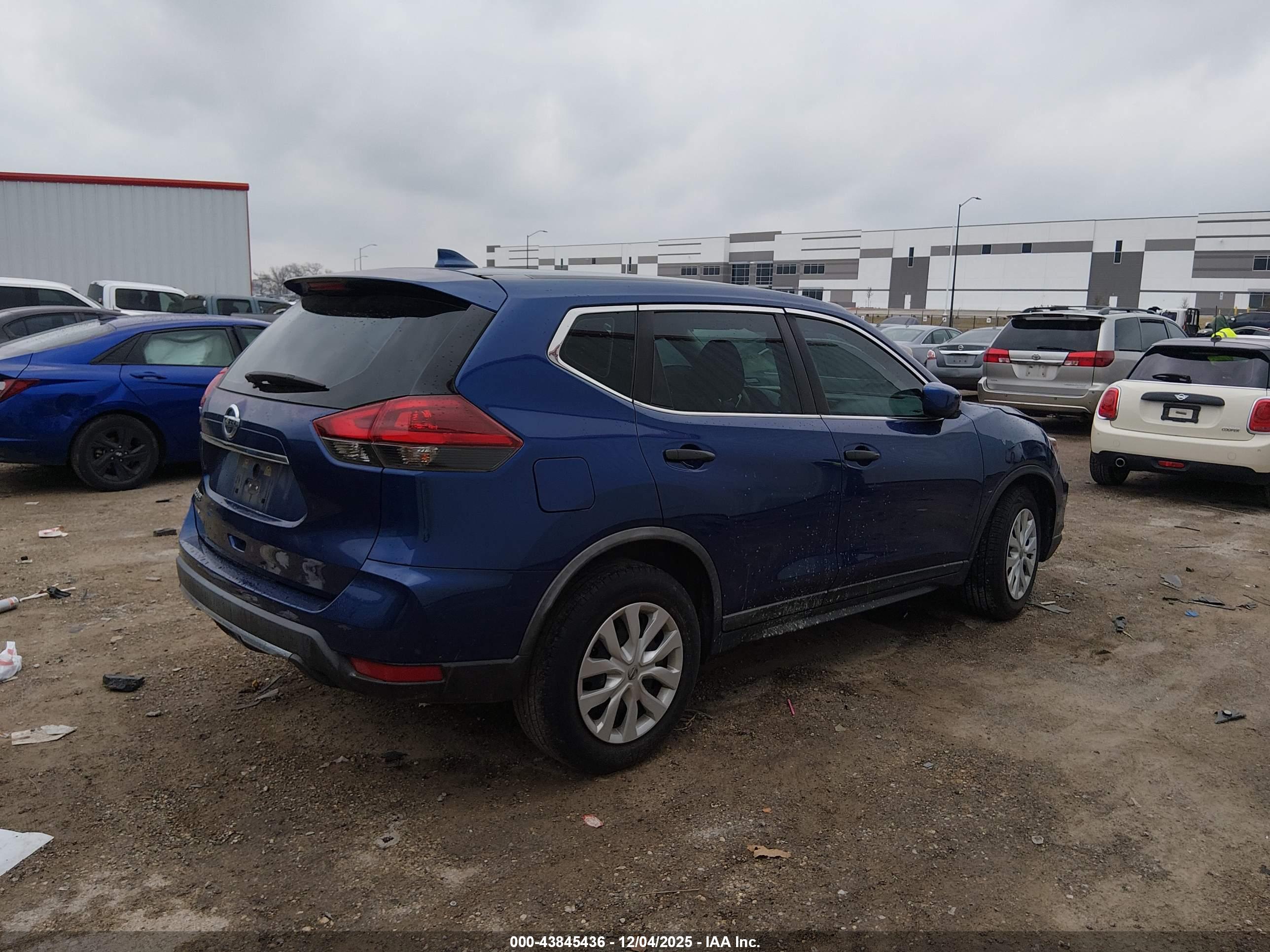 NISSAN ROGUE image 4