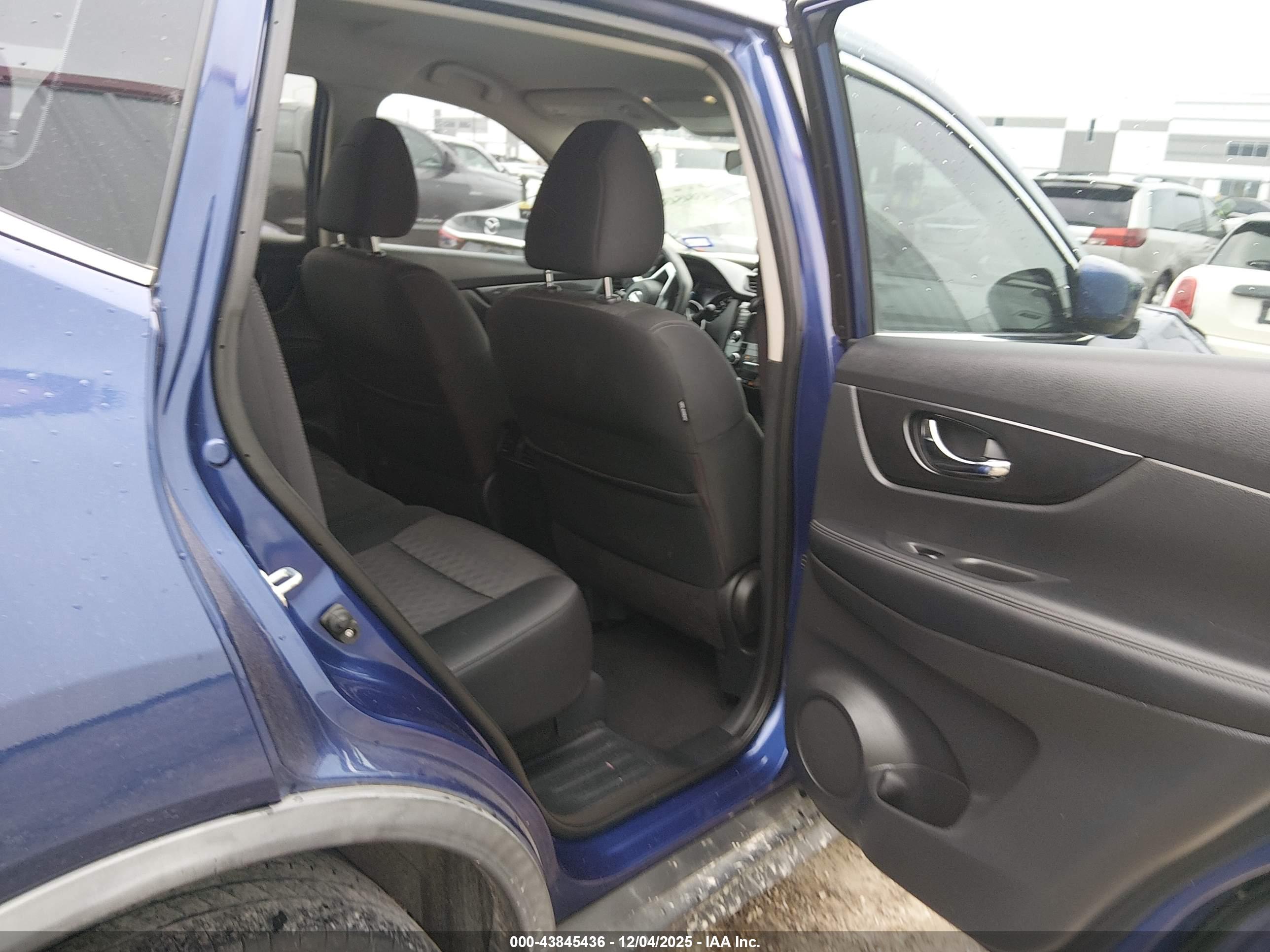 NISSAN ROGUE image 8
