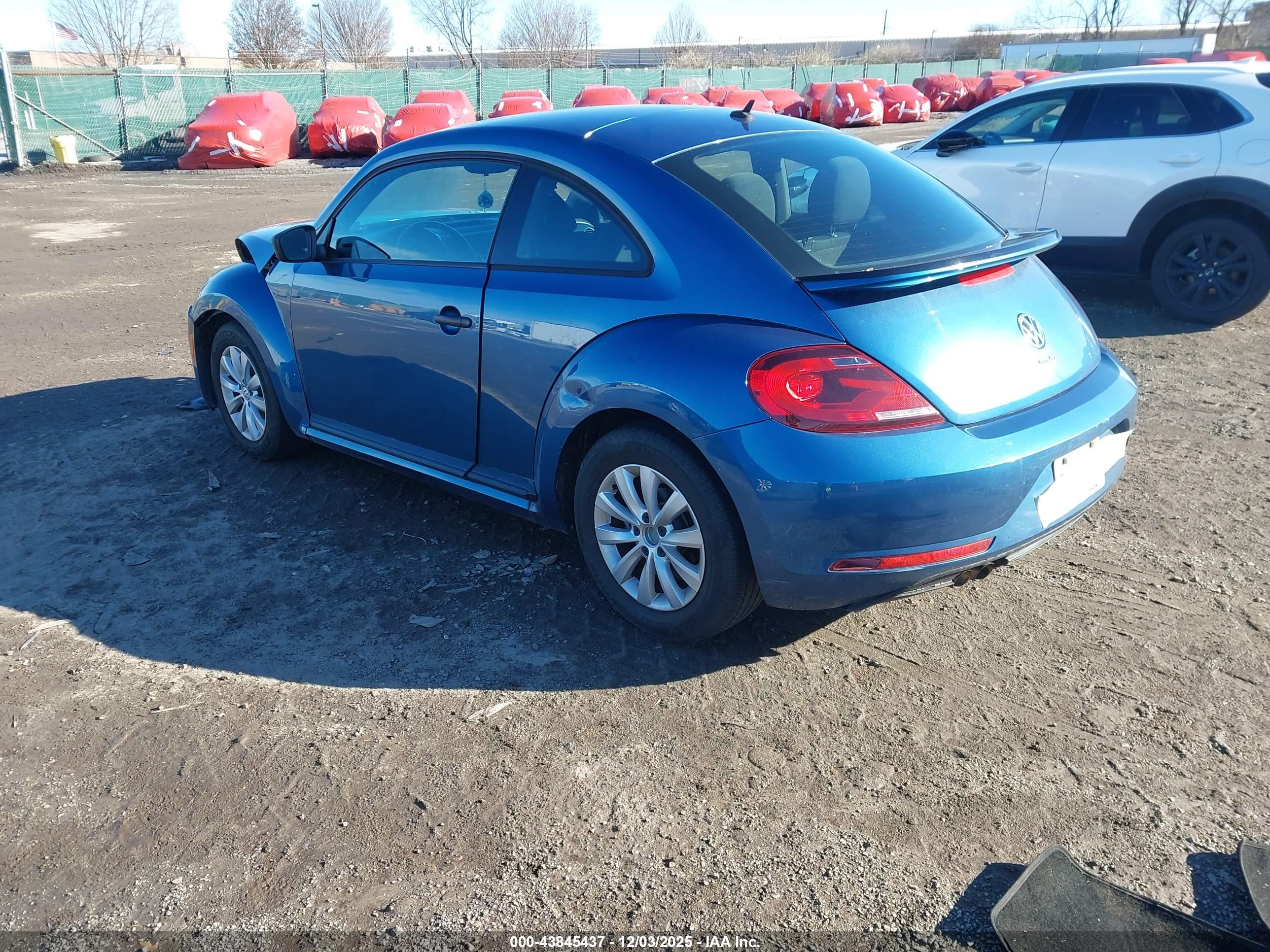 VOLKSWAGEN BEETLE image 3