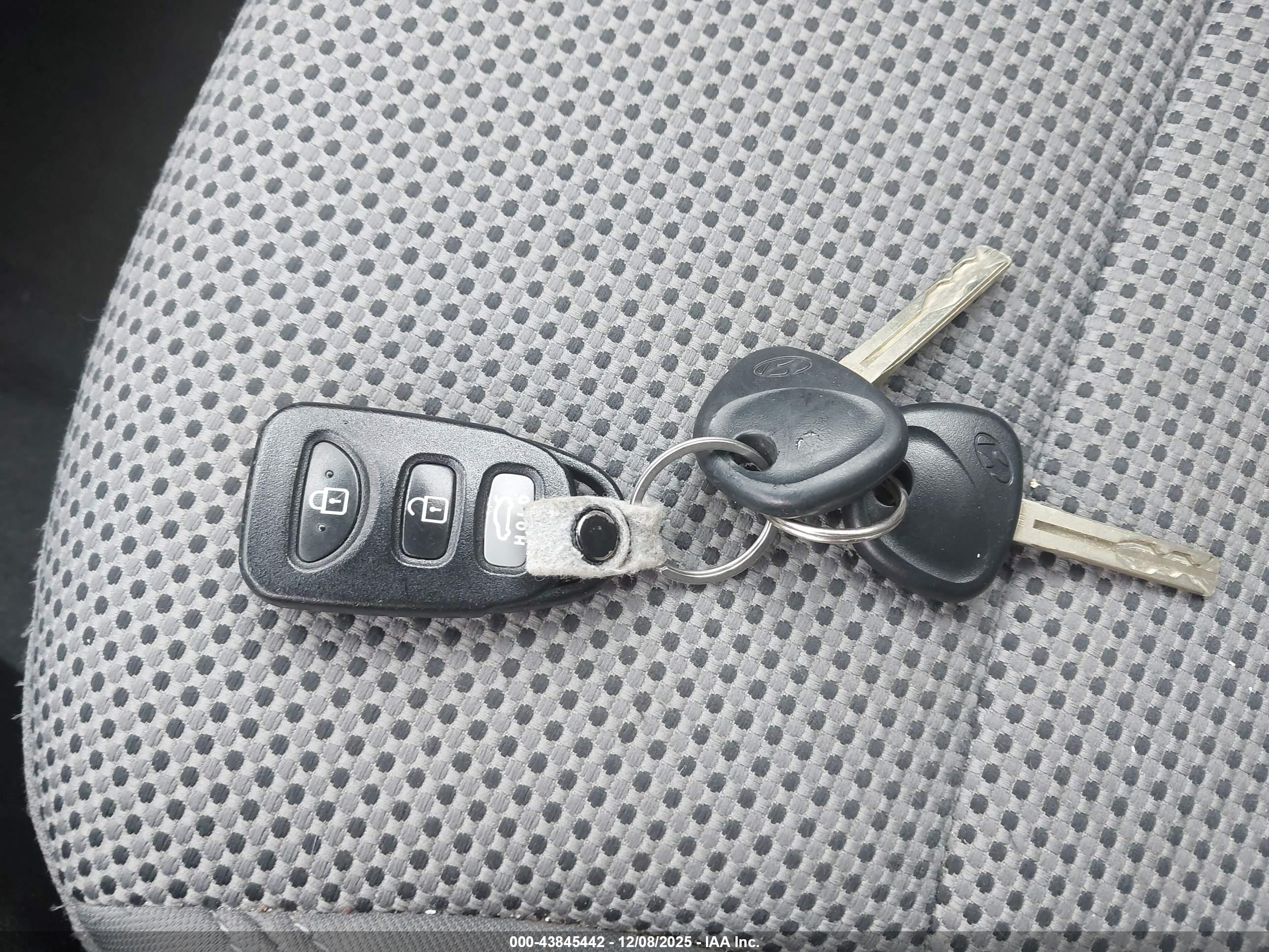 HYUNDAI SONATA image 11