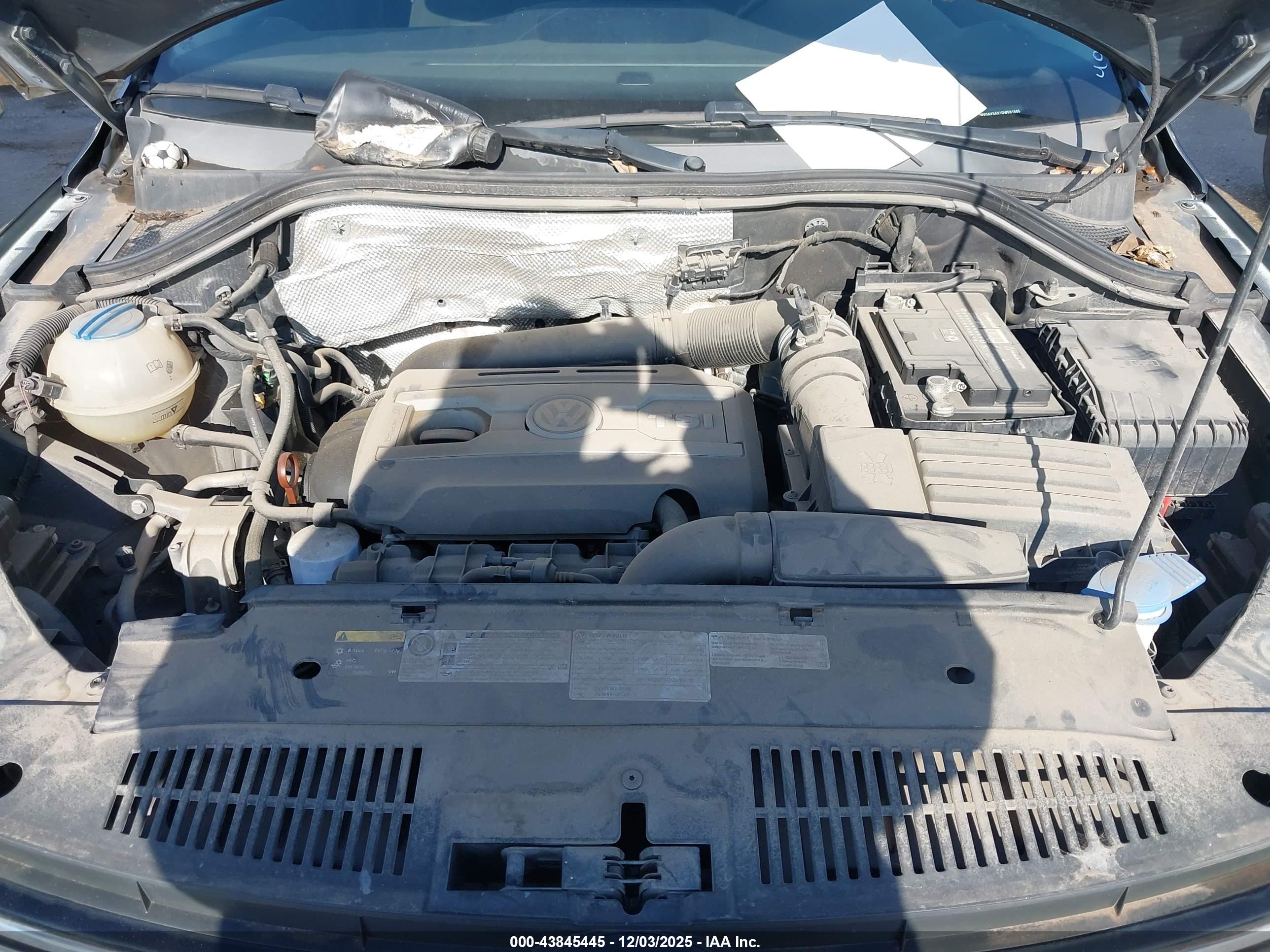 VOLKSWAGEN TIGUAN image 10