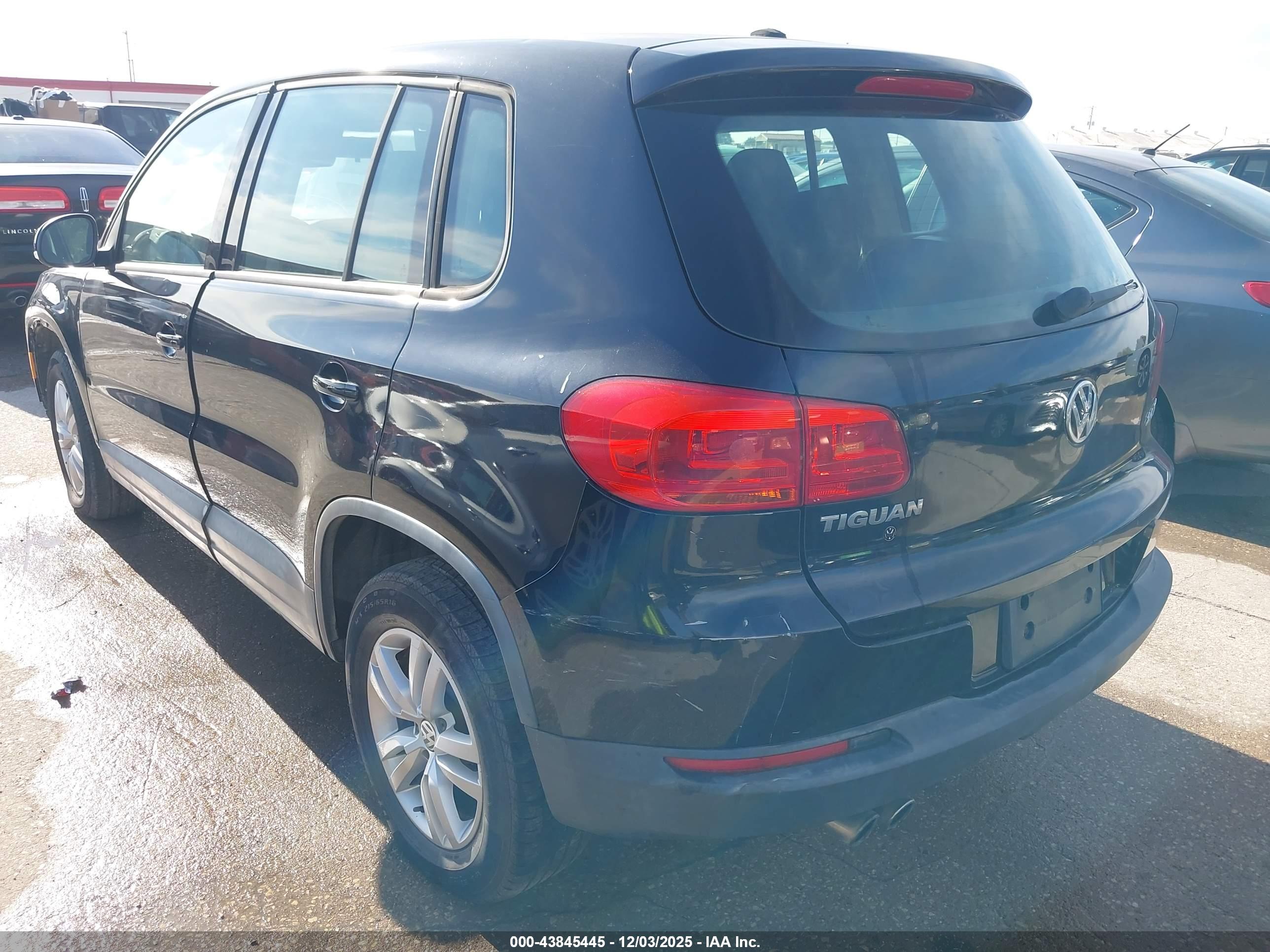VOLKSWAGEN TIGUAN image 3