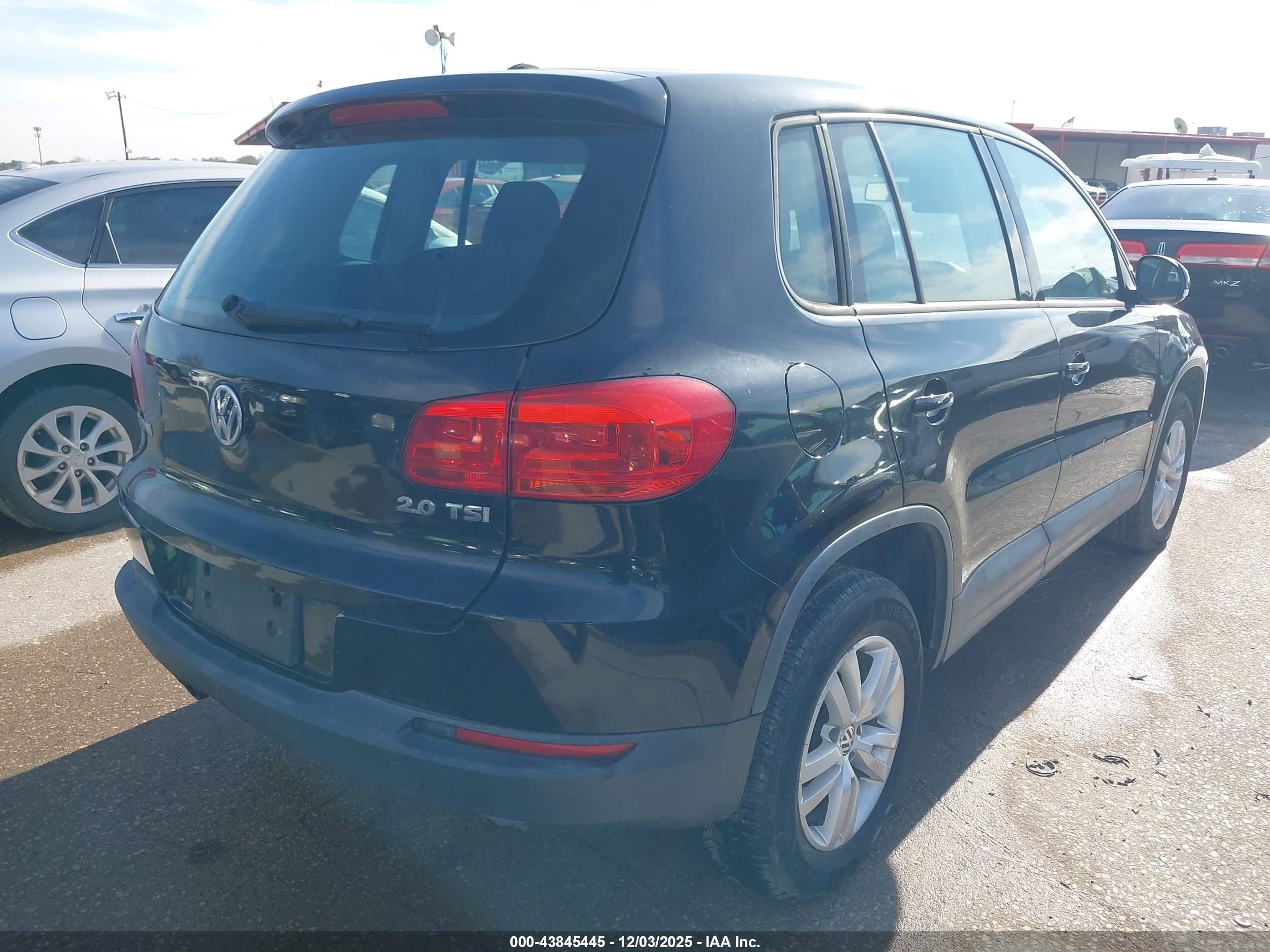 VOLKSWAGEN TIGUAN image 4