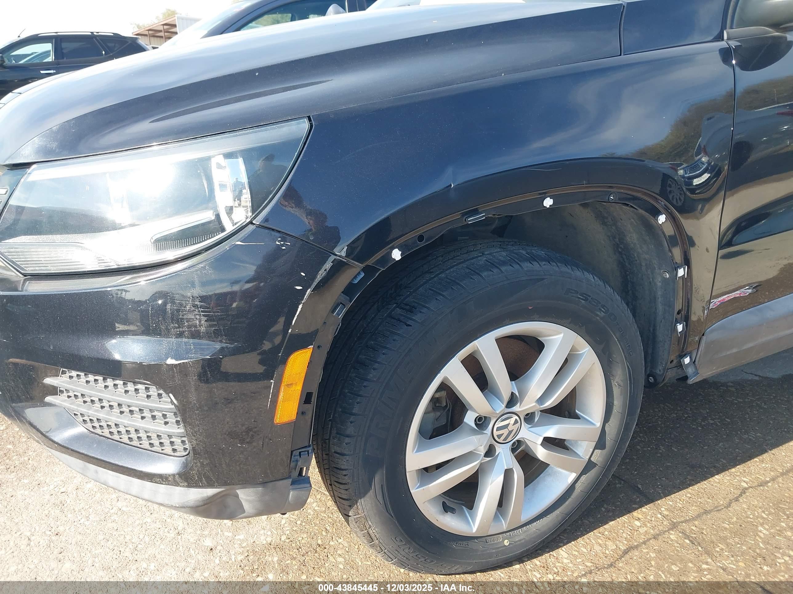 VOLKSWAGEN TIGUAN image 6