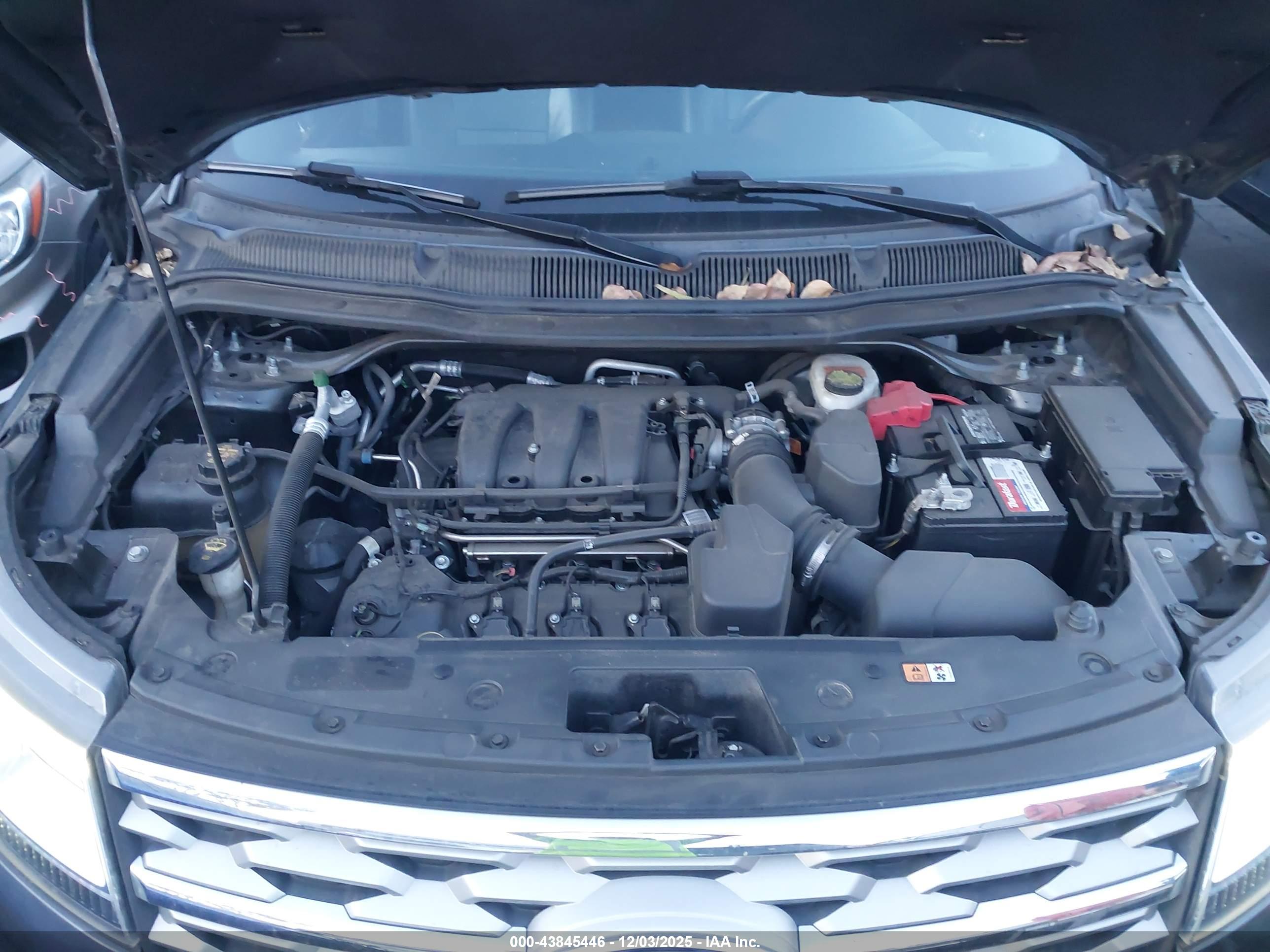FORD EXPLORER image 10