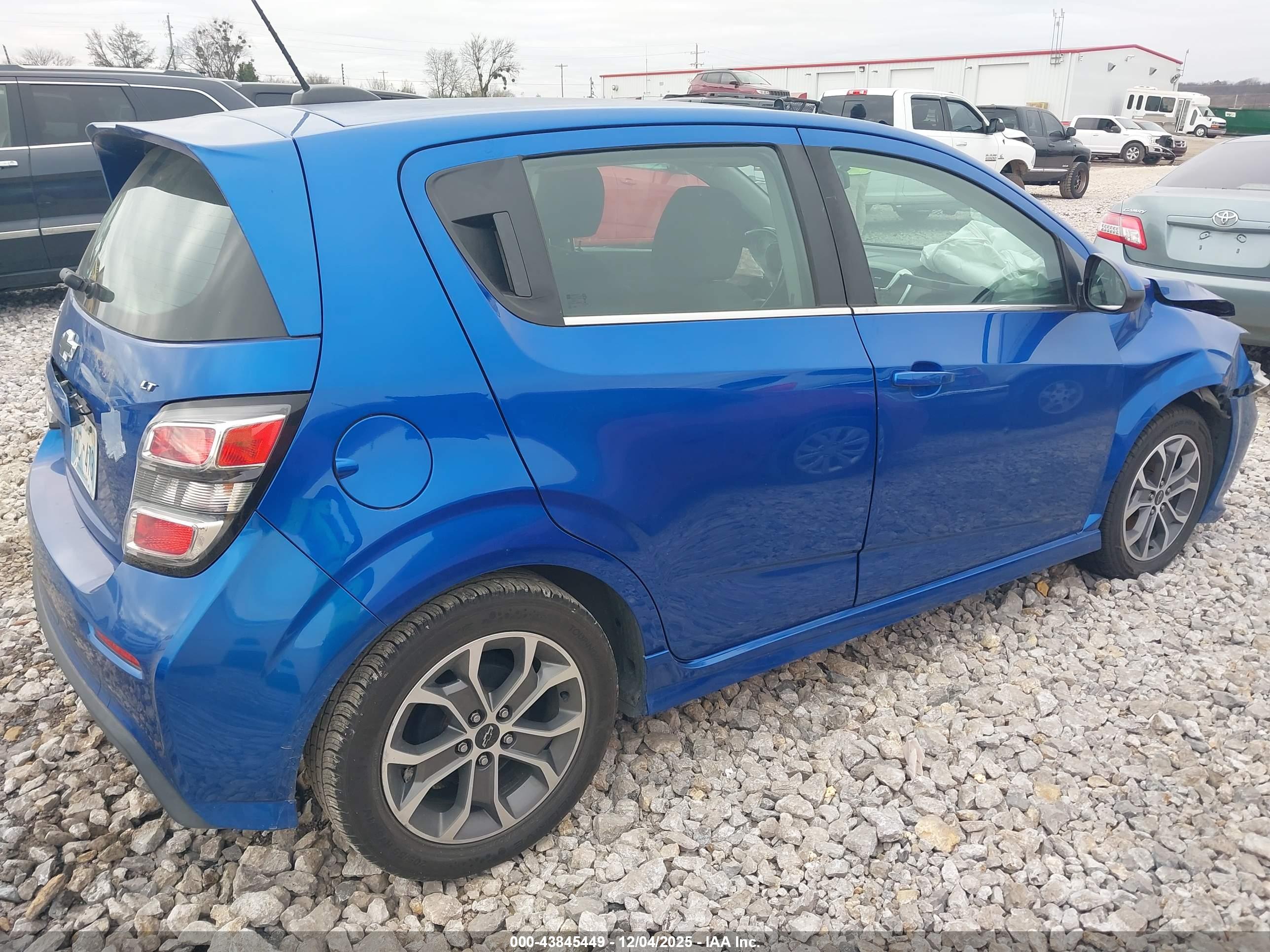 CHEVROLET SONIC image 4