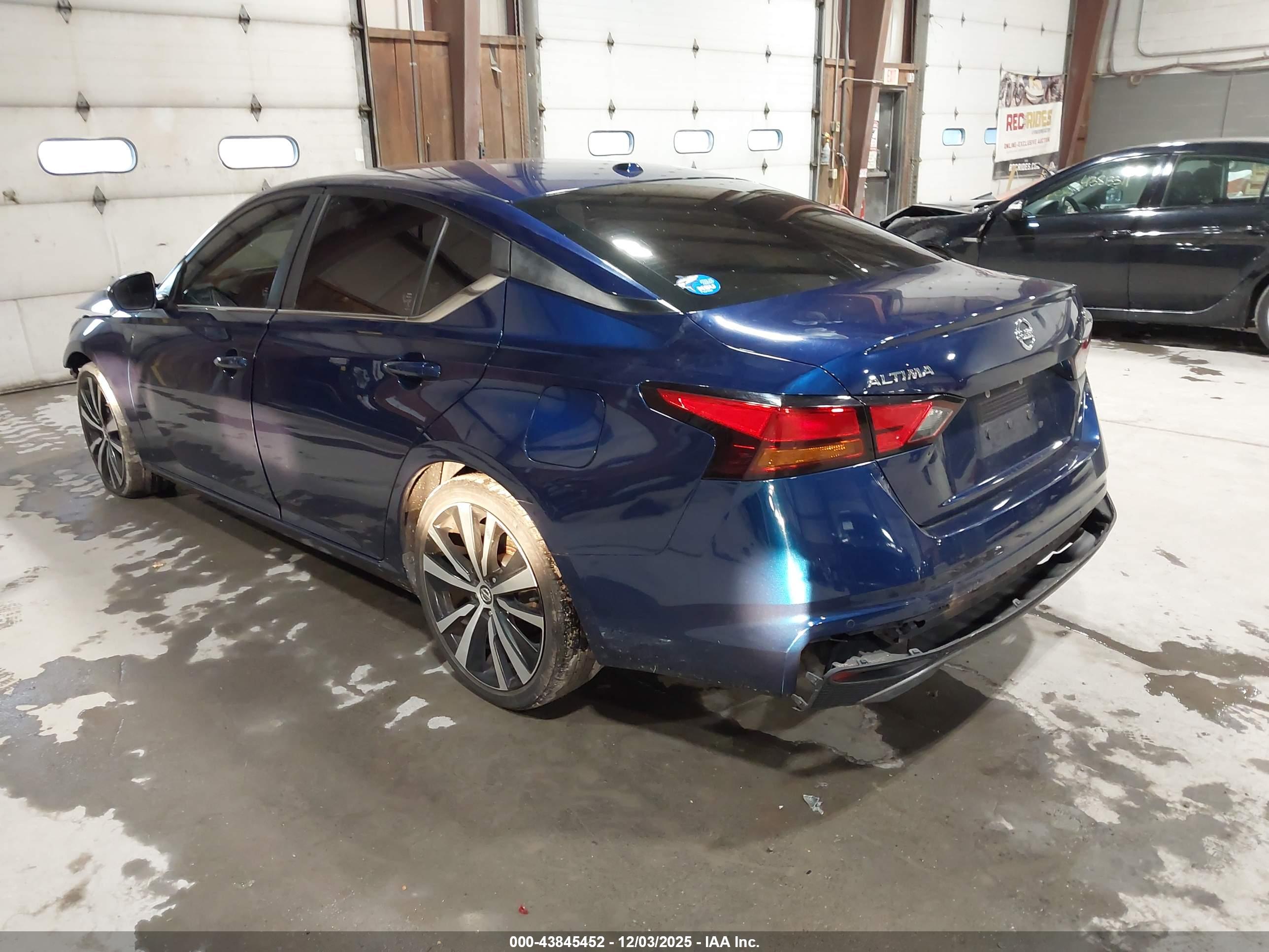 NISSAN ALTIMA image 3