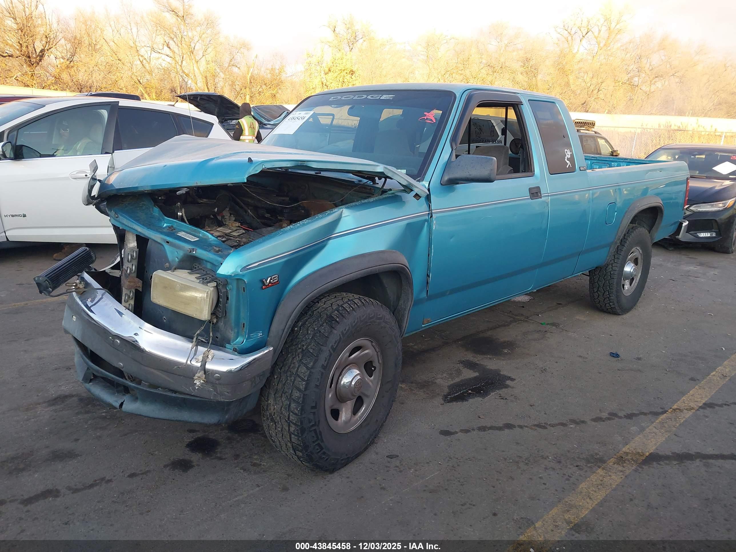 DODGE DAKOTA image 2