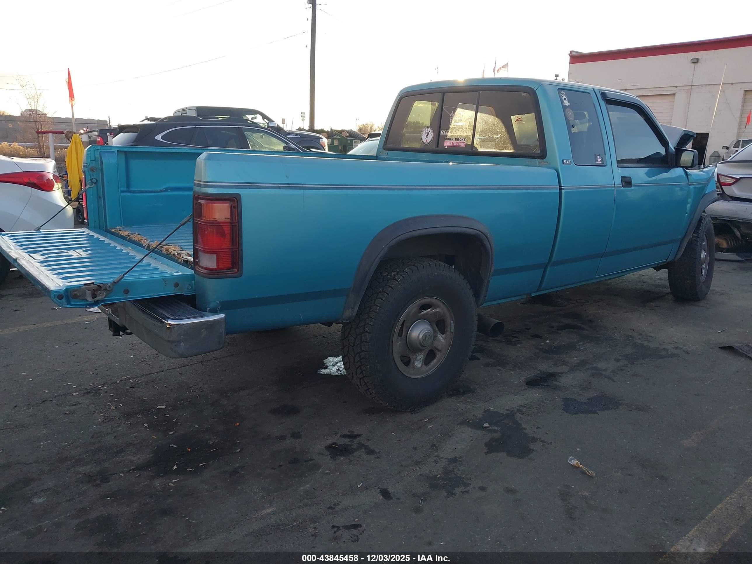 DODGE DAKOTA image 4