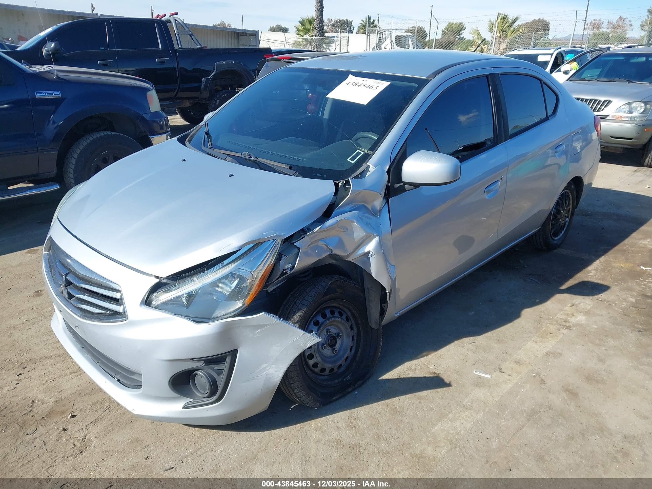 MITSUBISHI MIRAGE image 2