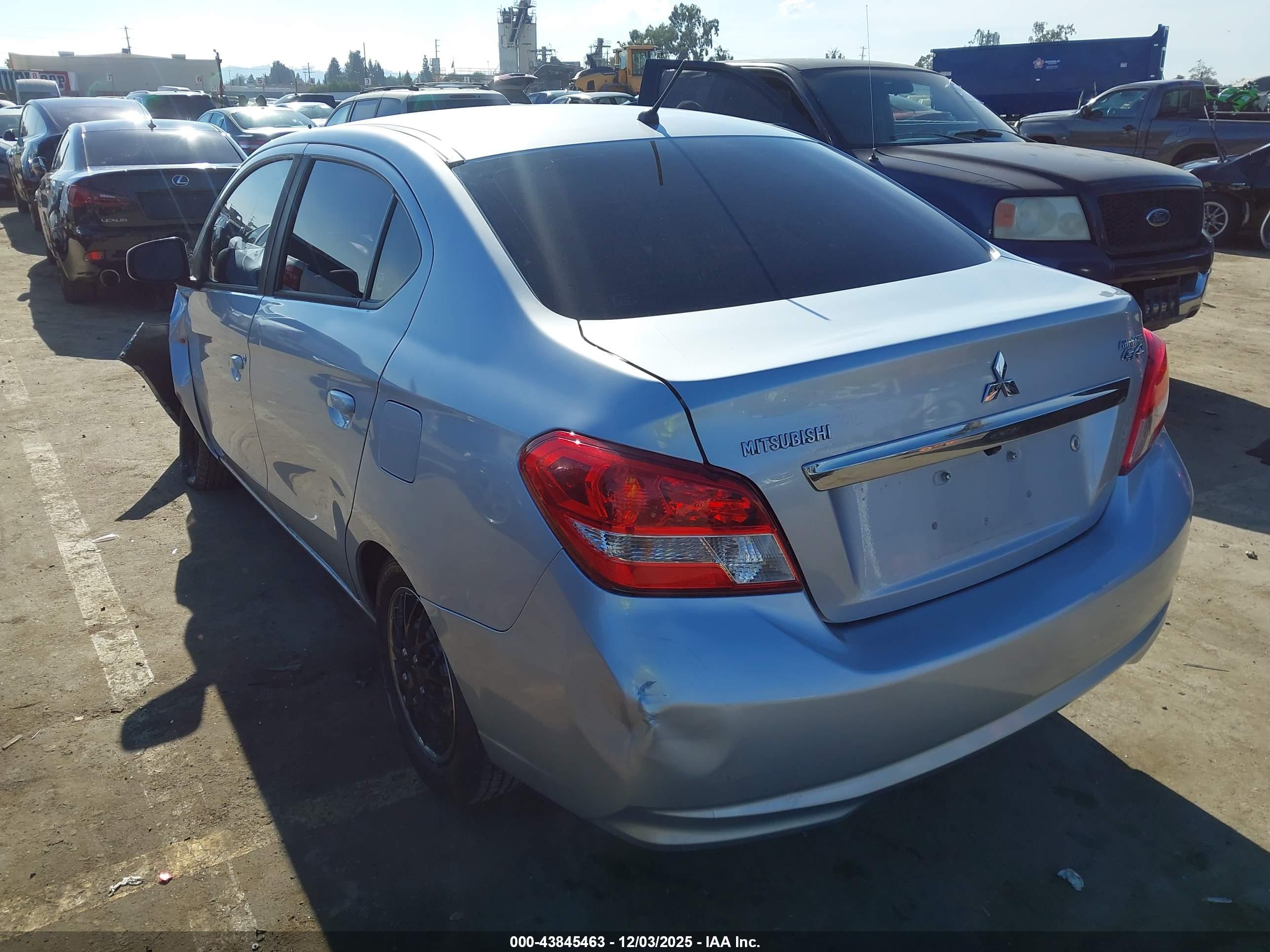 MITSUBISHI MIRAGE image 3