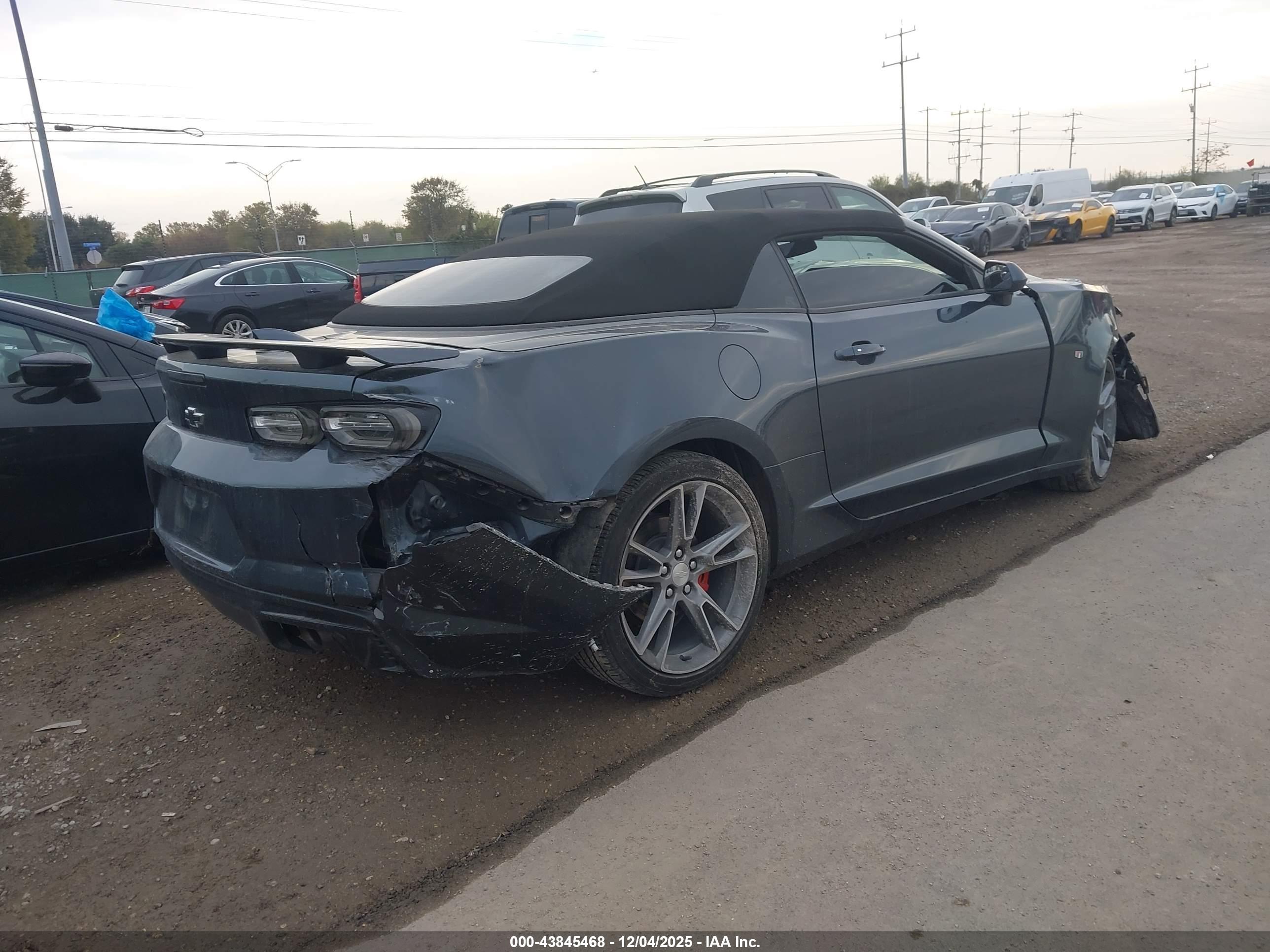 CHEVROLET CAMARO image 4