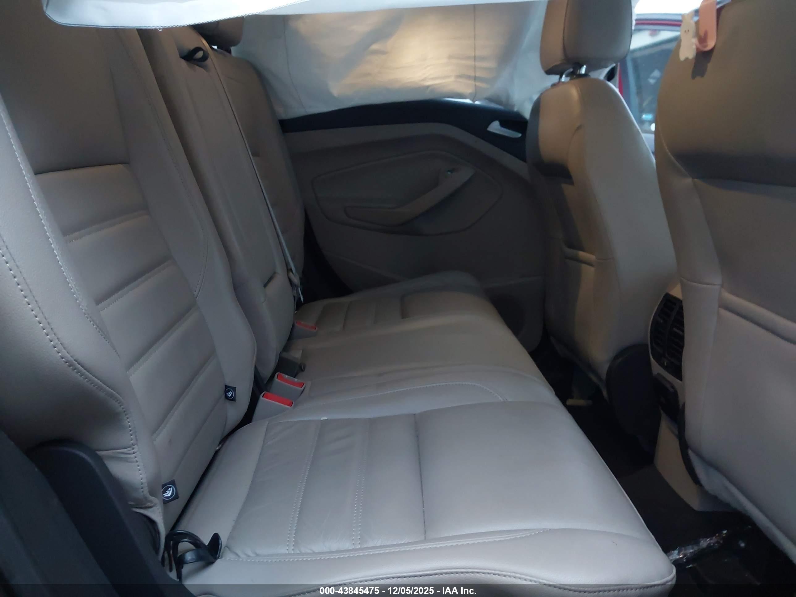 FORD ESCAPE image 8