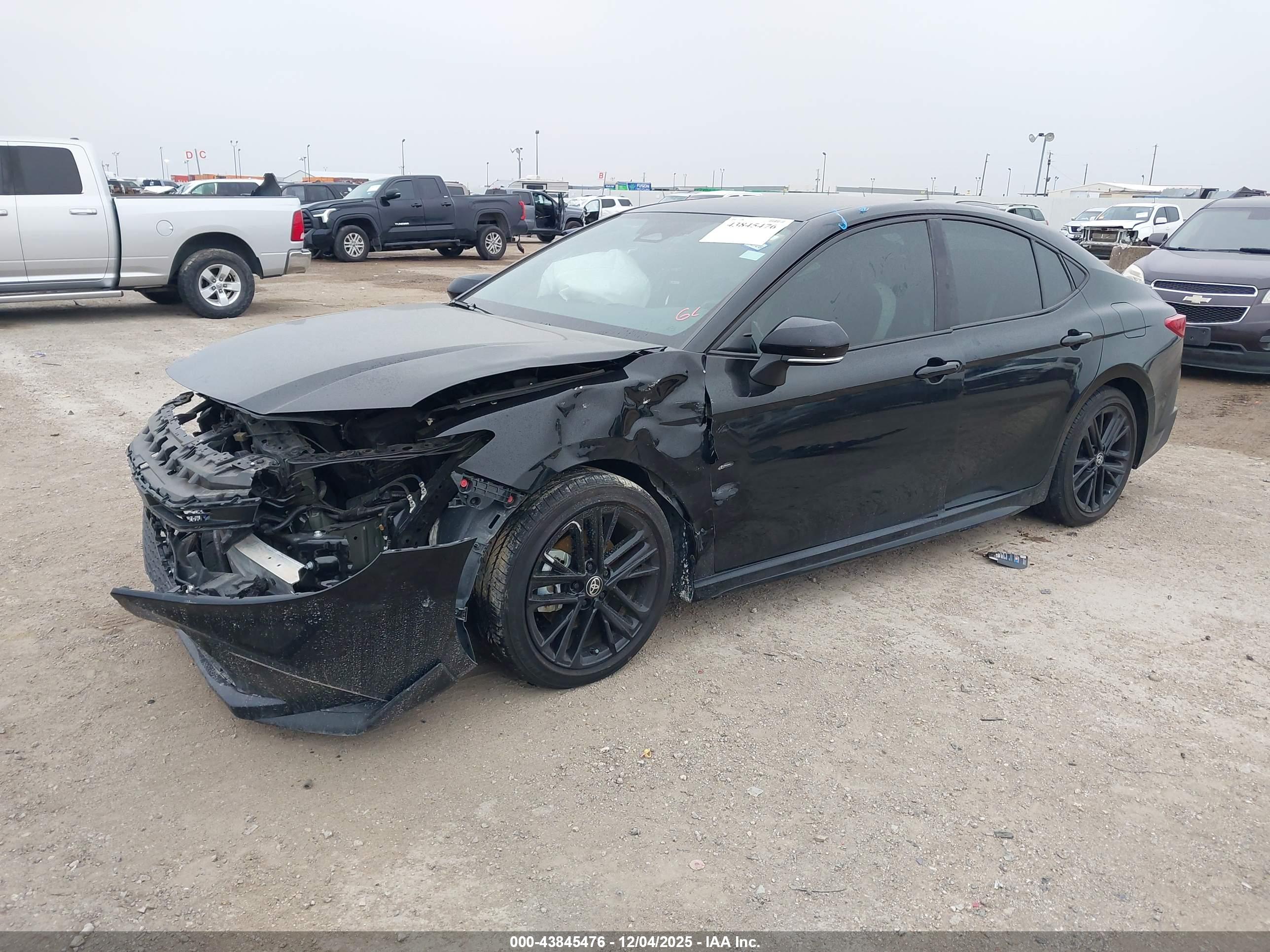 TOYOTA CAMRY image 2