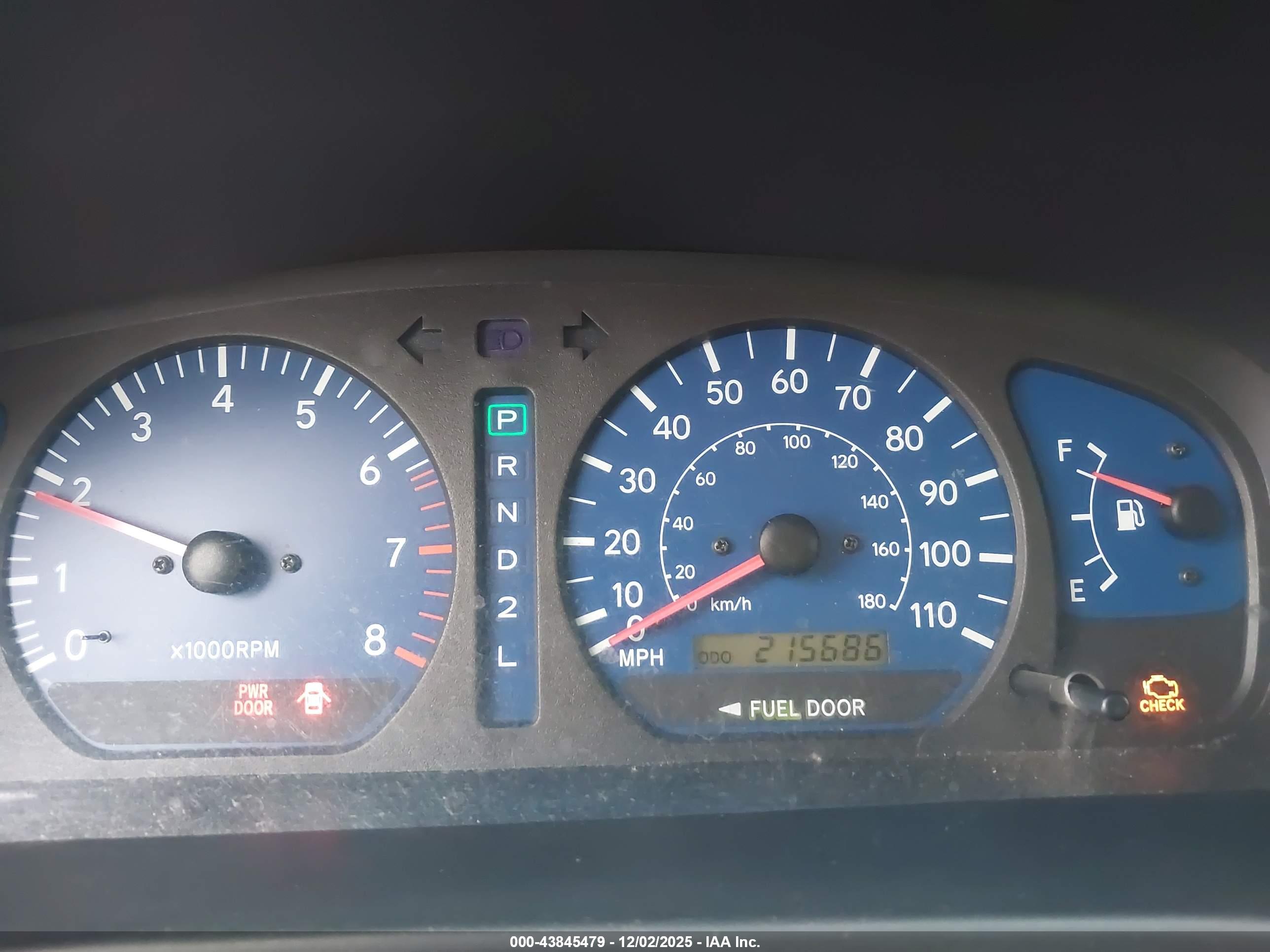 TOYOTA SIENNA image 7