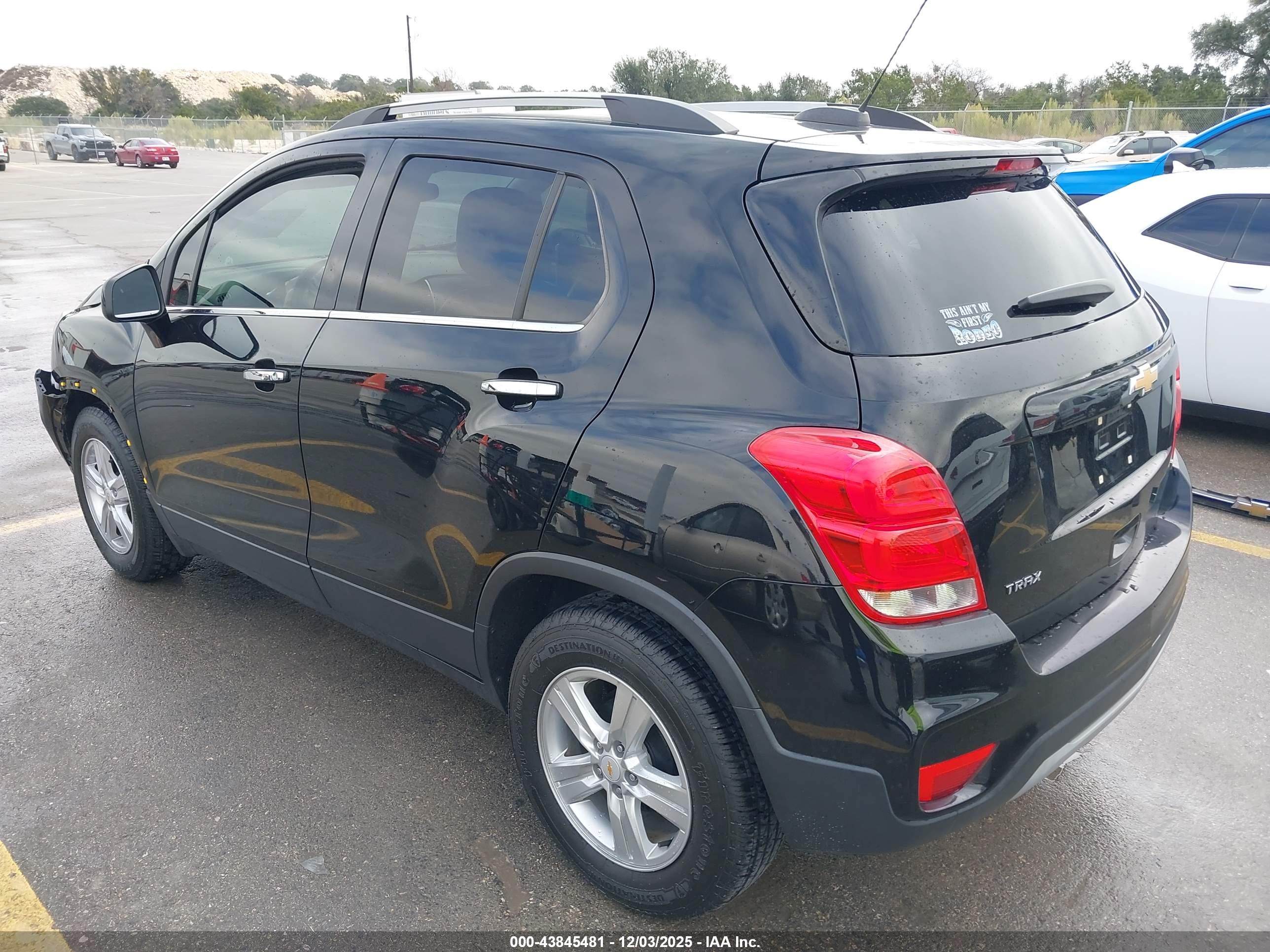CHEVROLET TRAX image 3