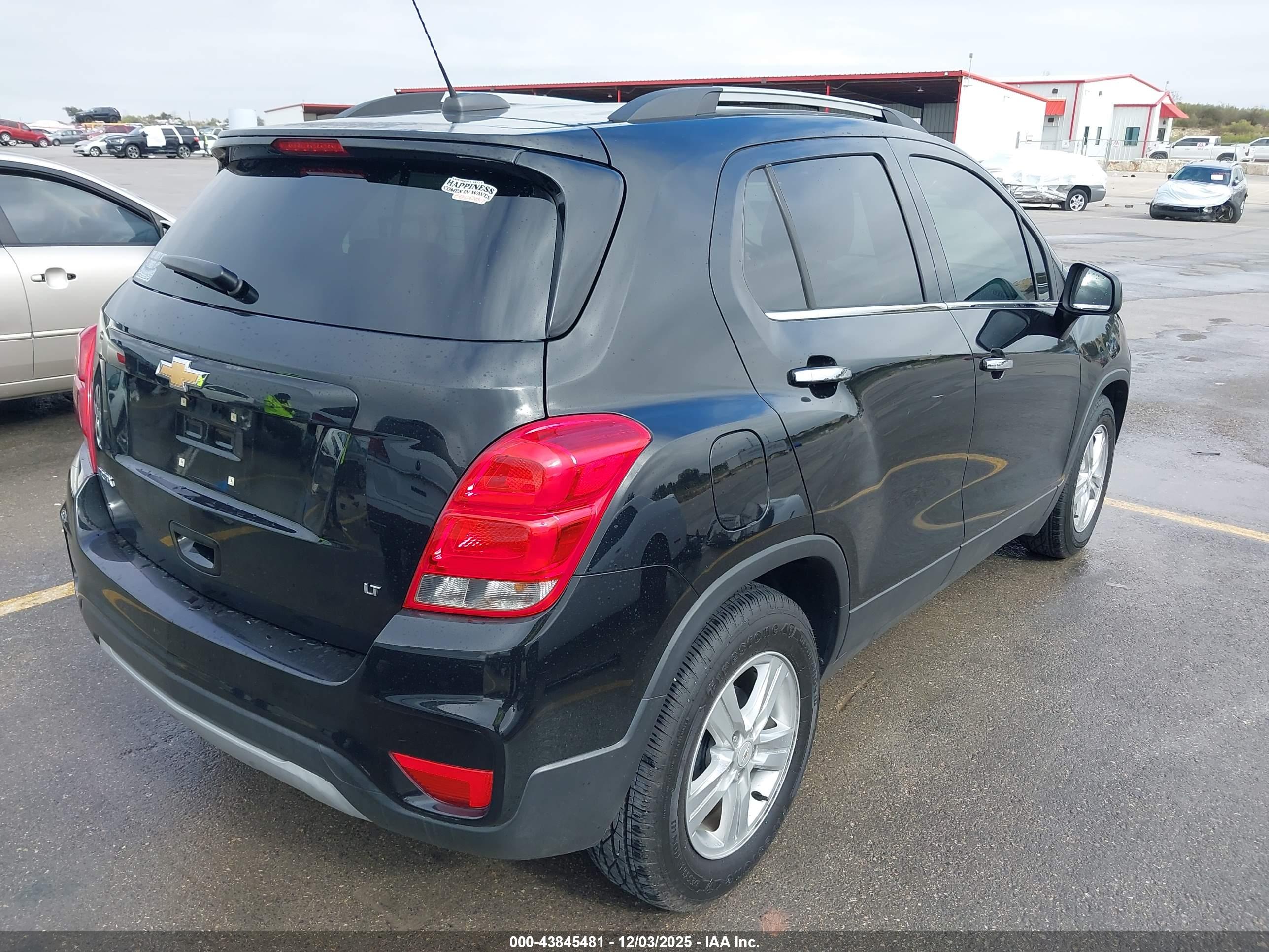 CHEVROLET TRAX image 4