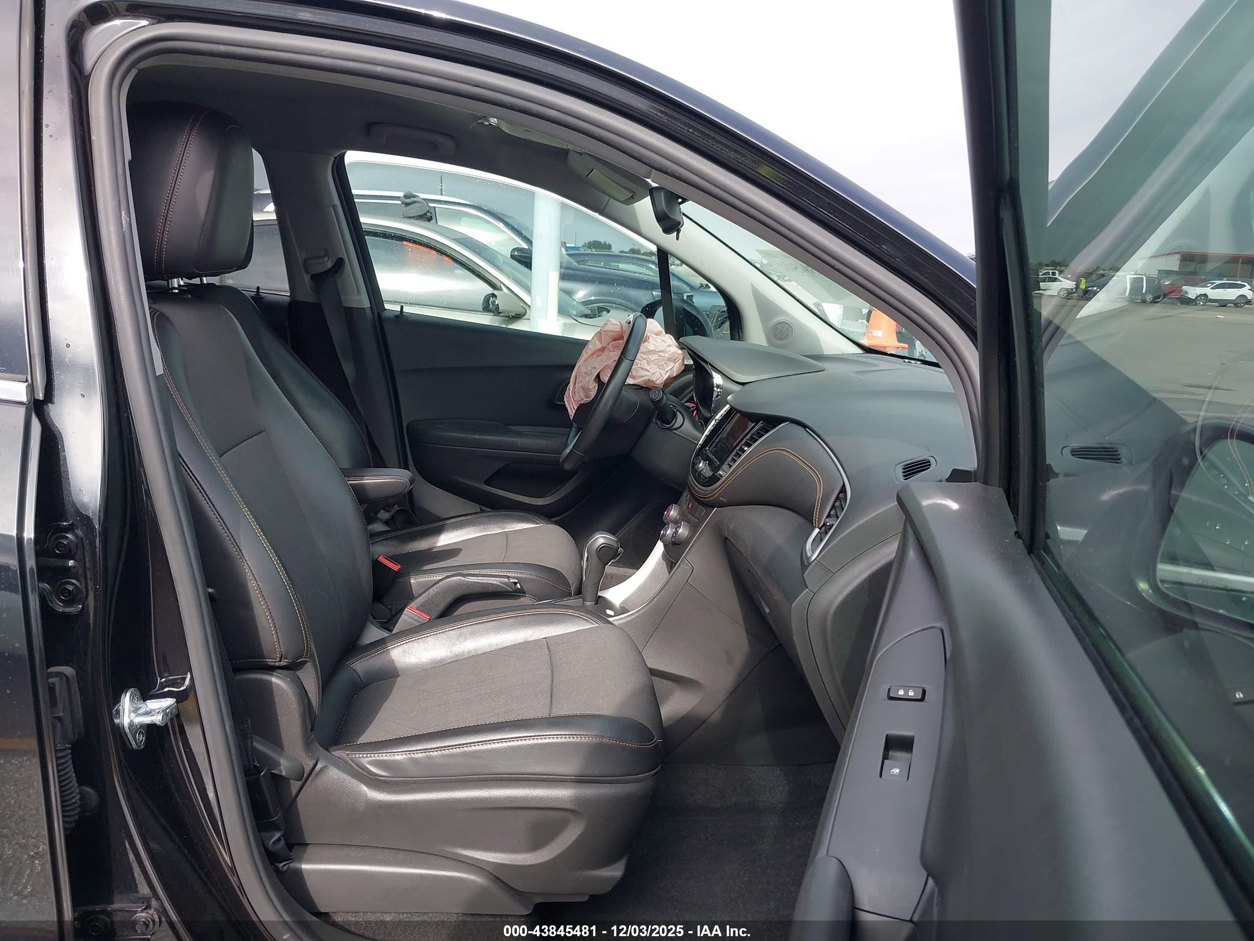 CHEVROLET TRAX image 5