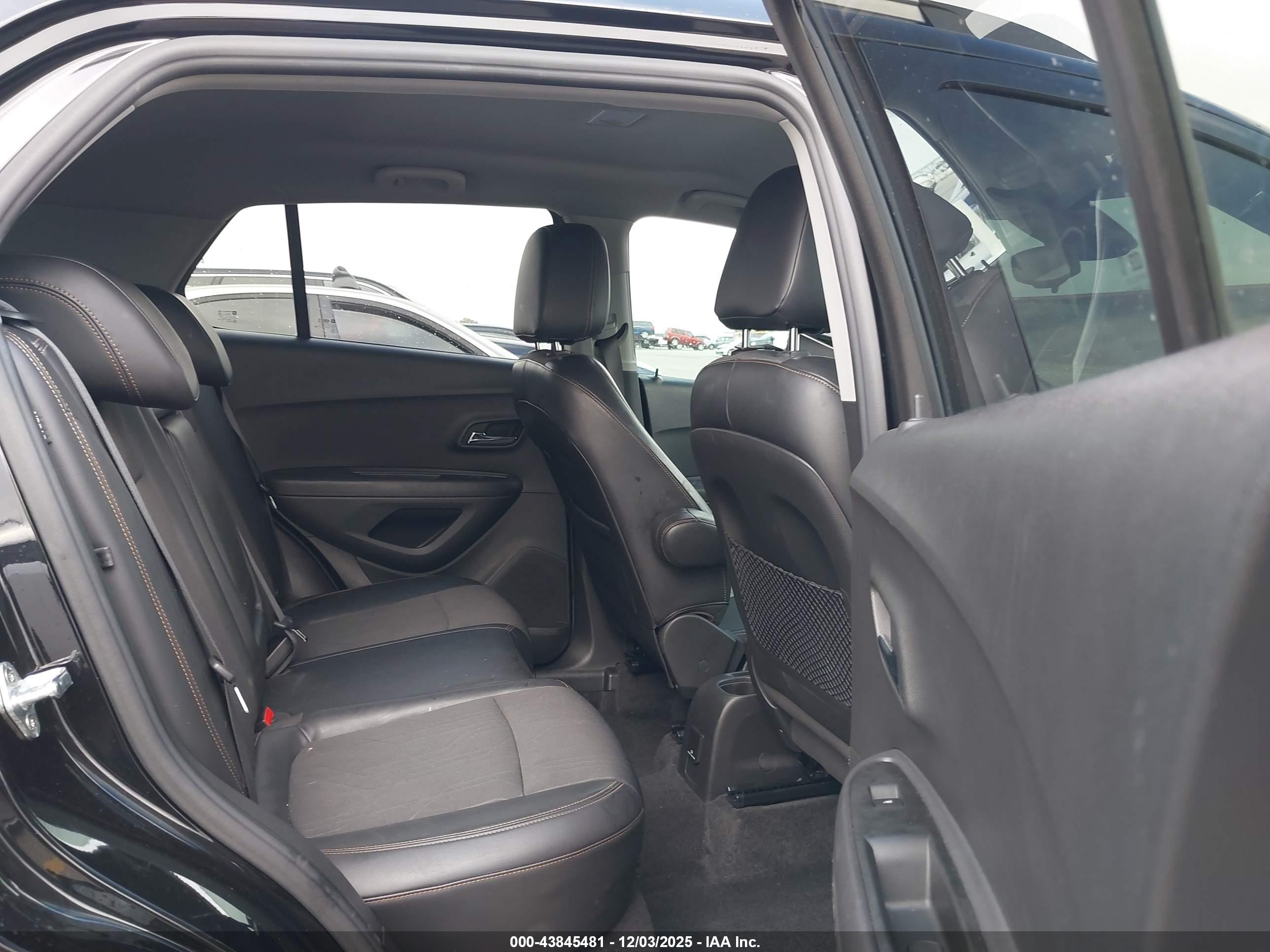 CHEVROLET TRAX image 8