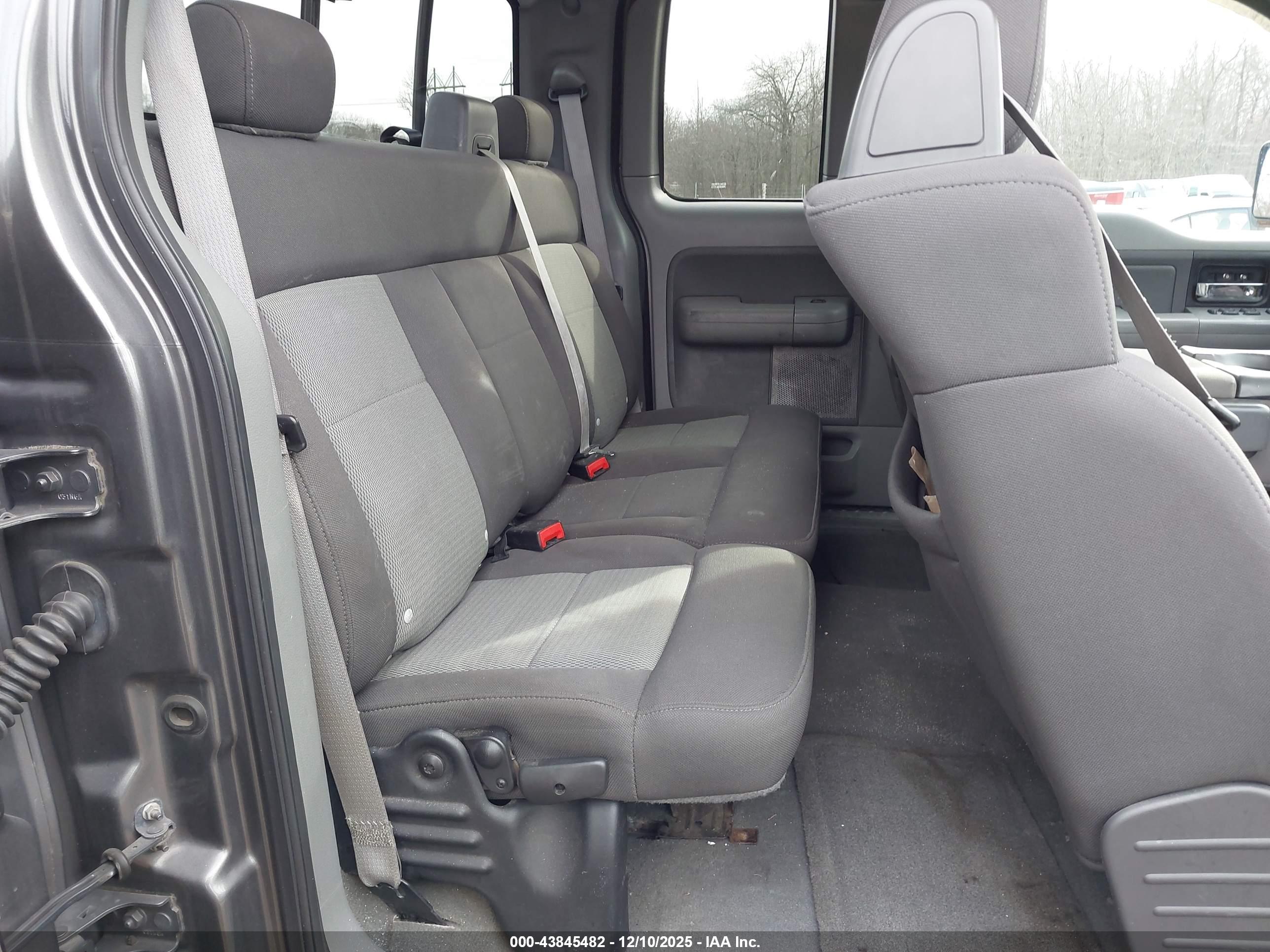 FORD F-150 image 8