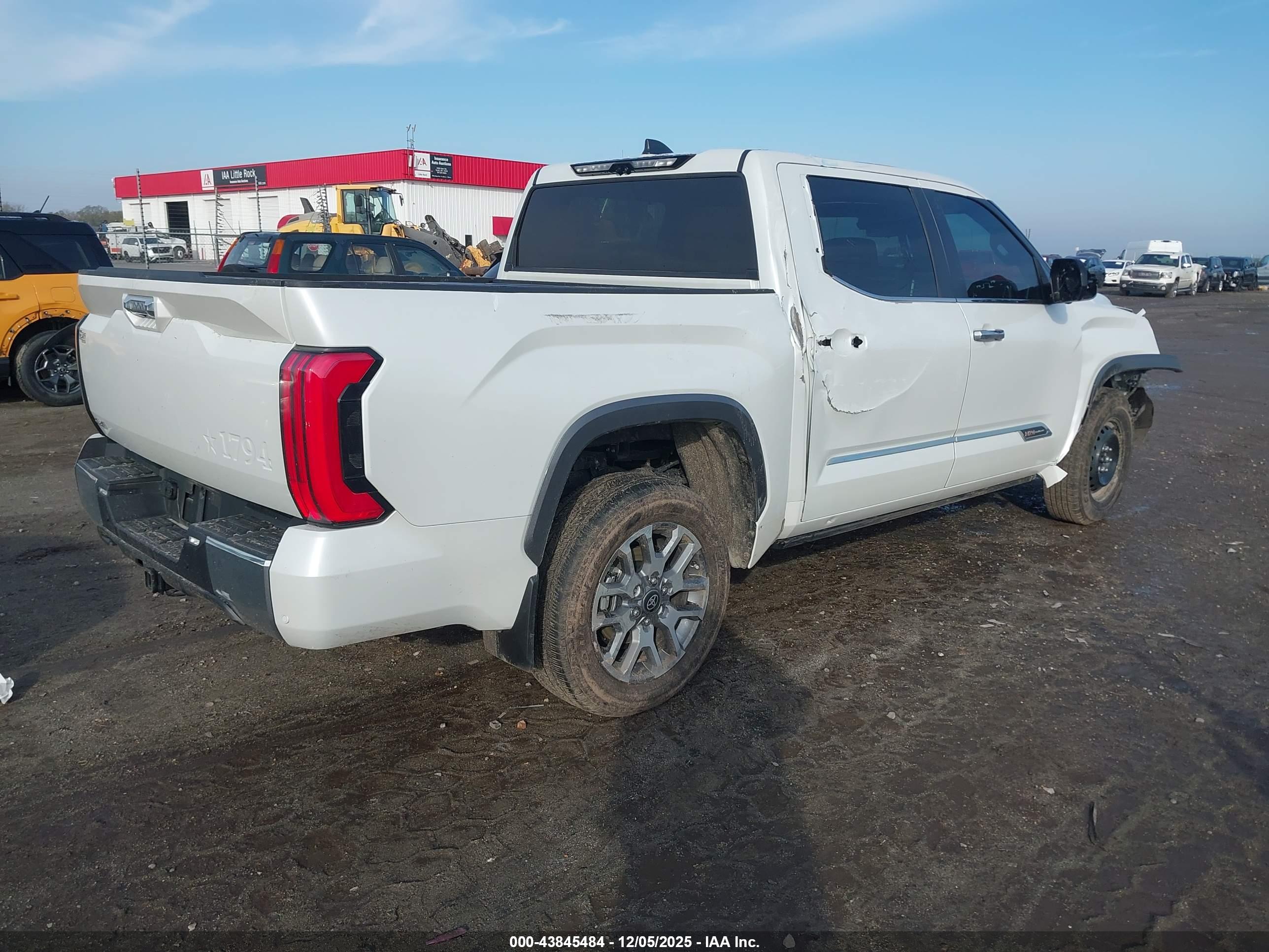 TOYOTA TUNDRA image 4