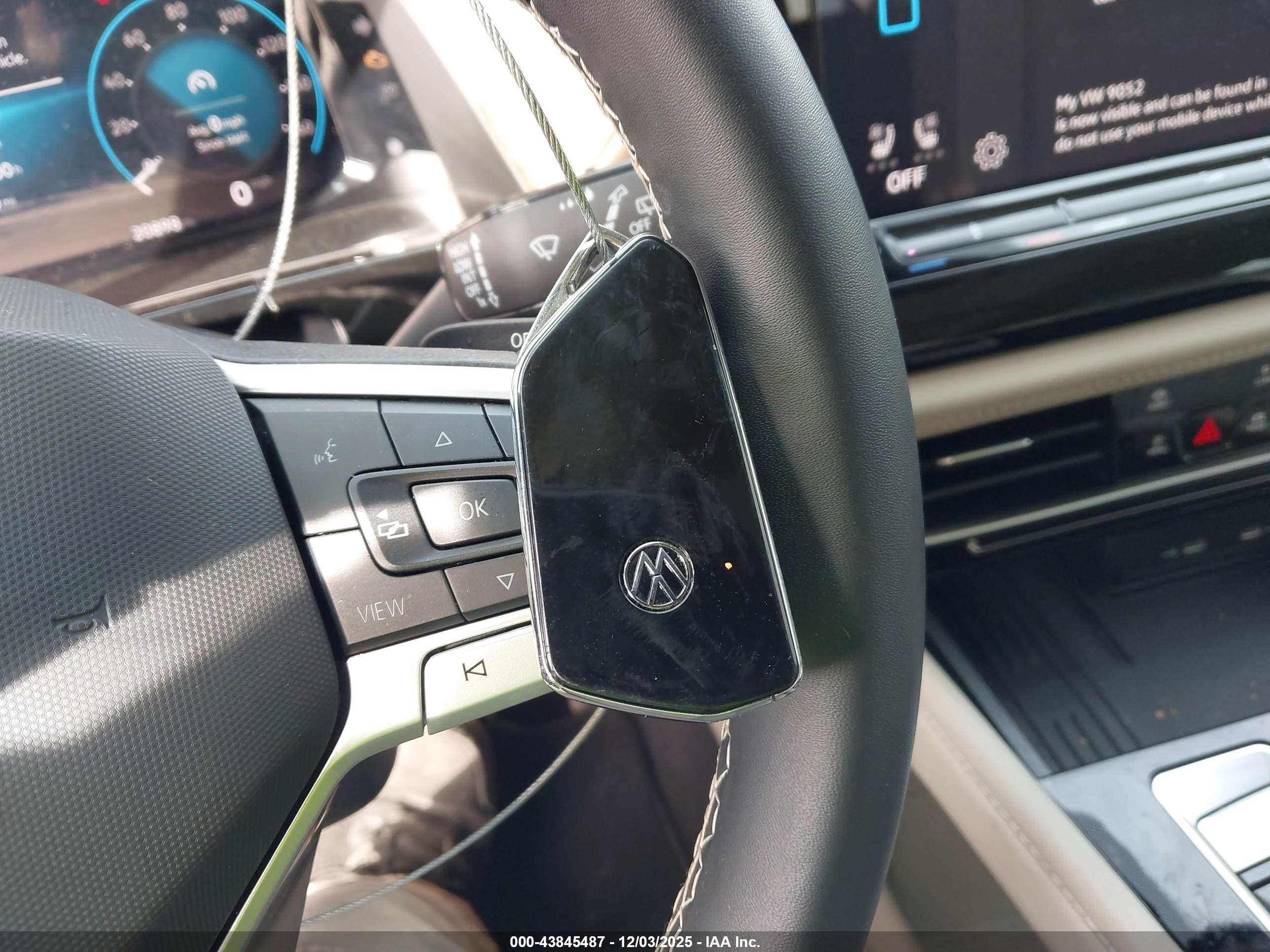 VOLKSWAGEN ATLAS image 11