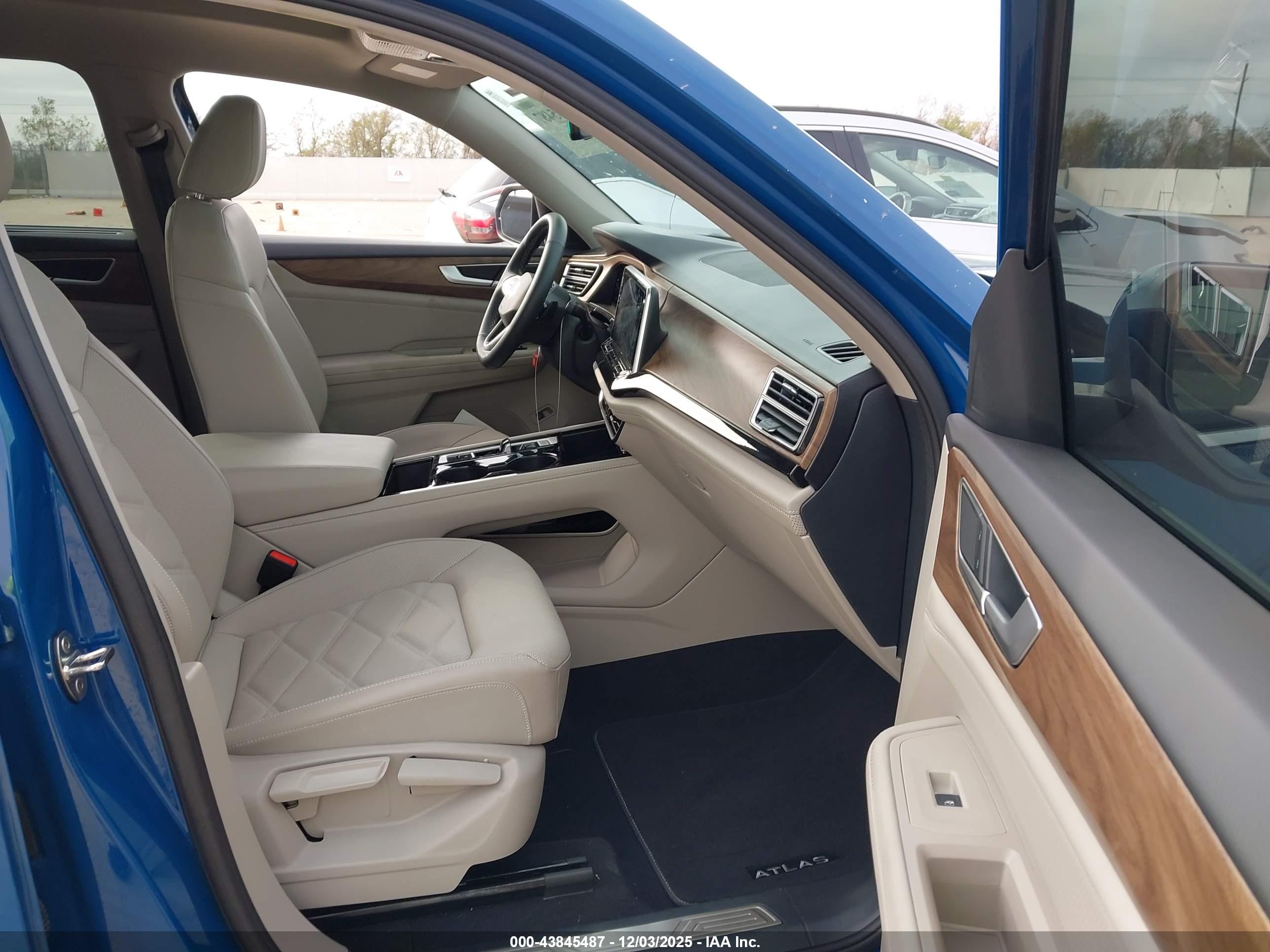 VOLKSWAGEN ATLAS image 5