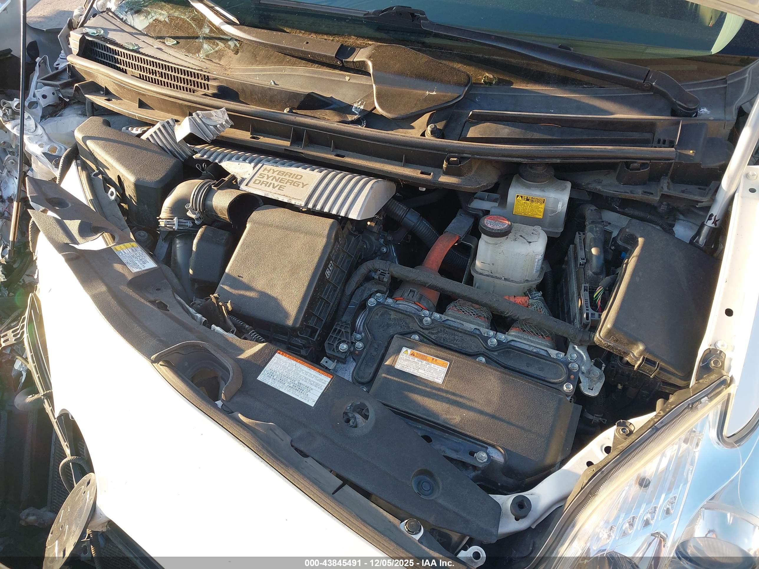 TOYOTA PRIUS image 10