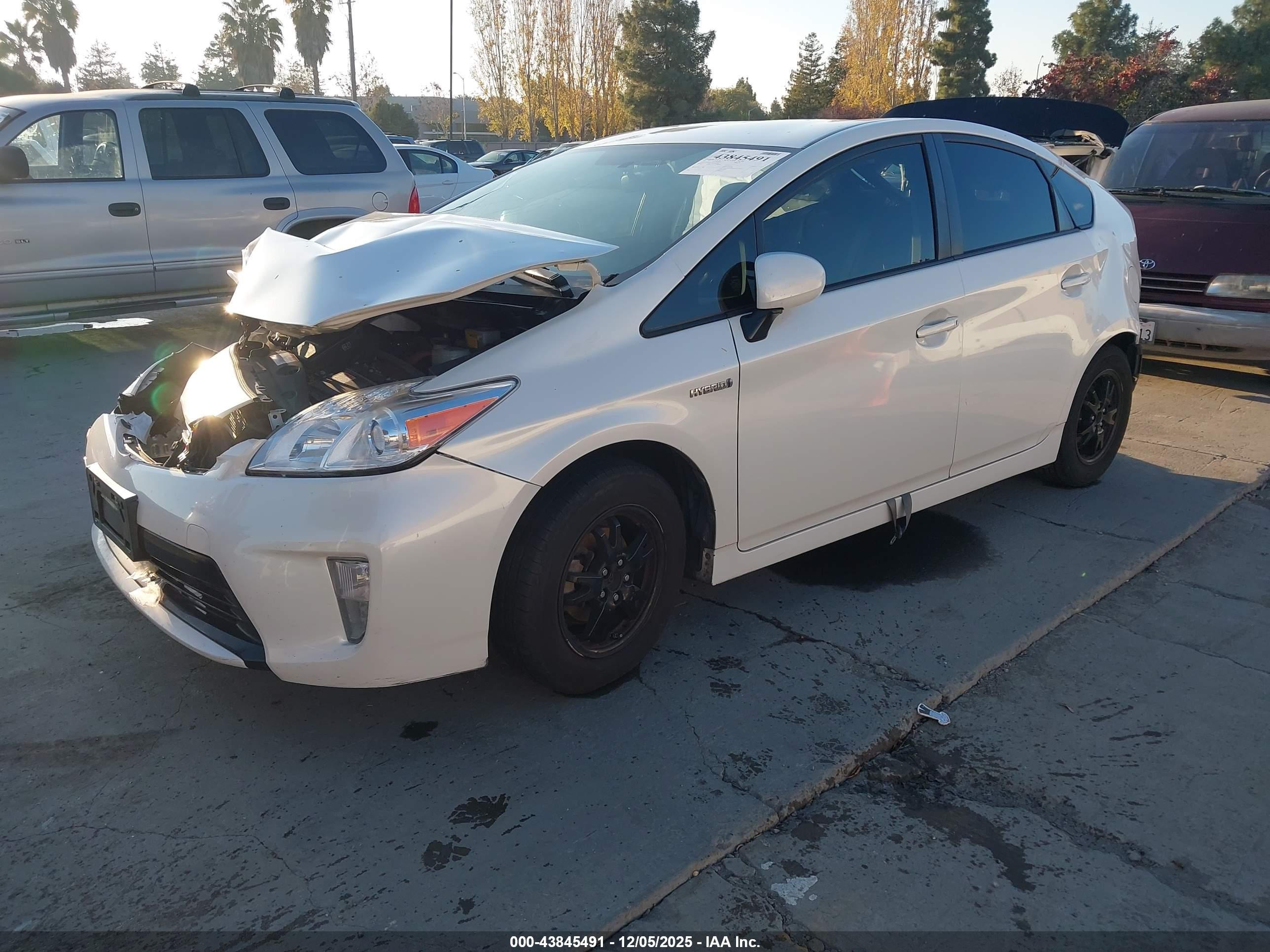 TOYOTA PRIUS image 2