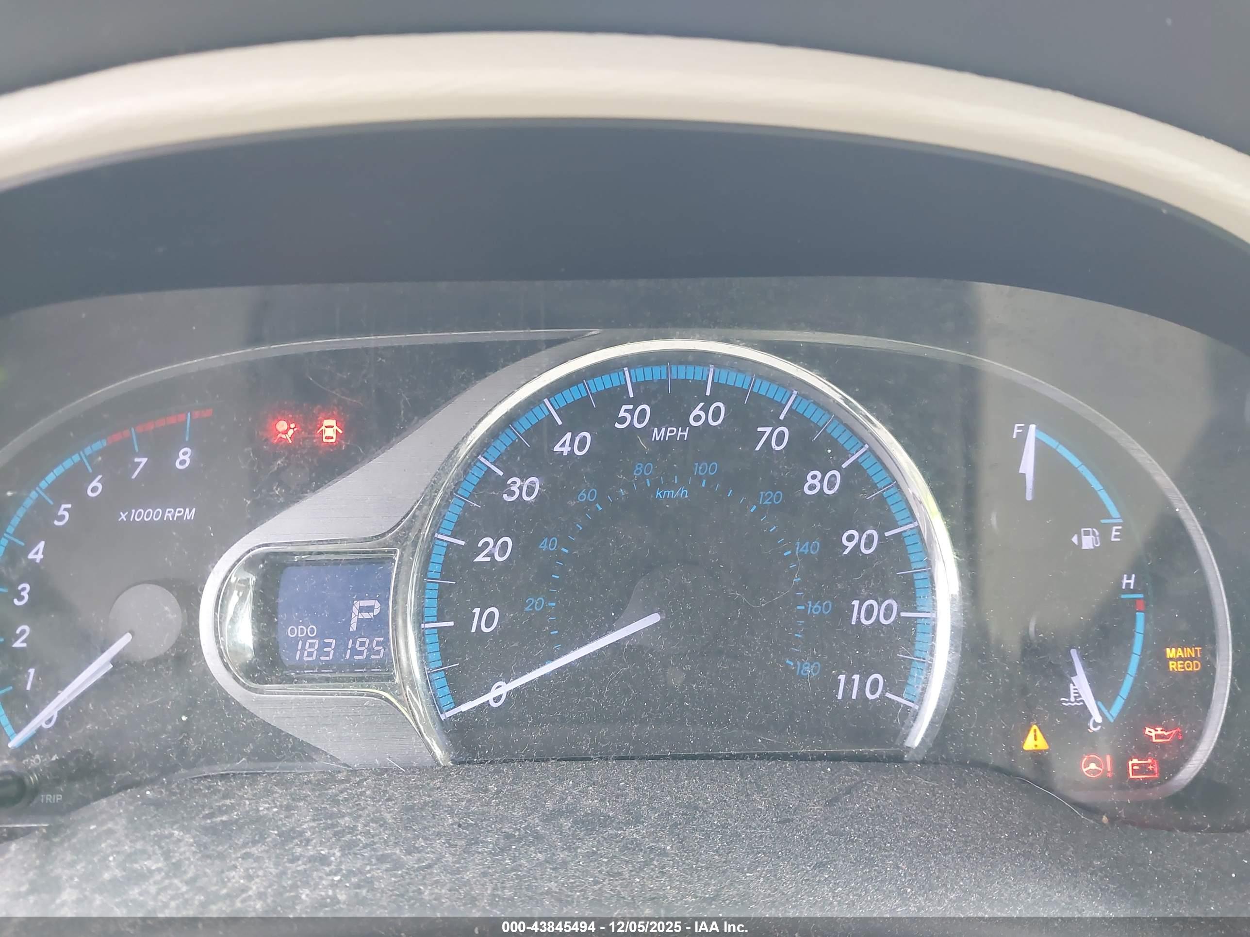 TOYOTA SIENNA image 7