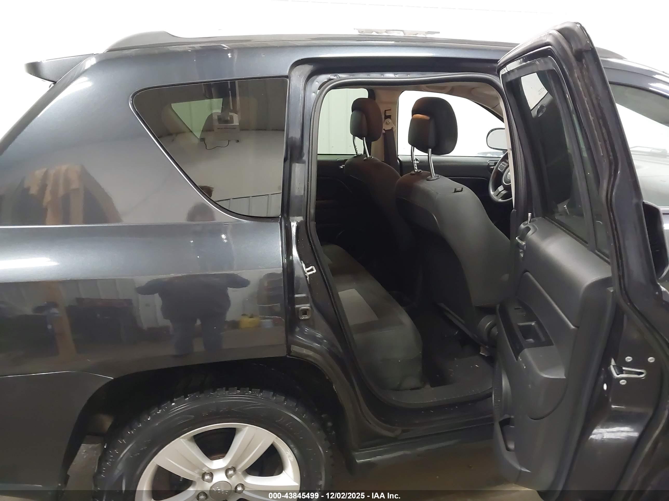 JEEP COMPASS image 8