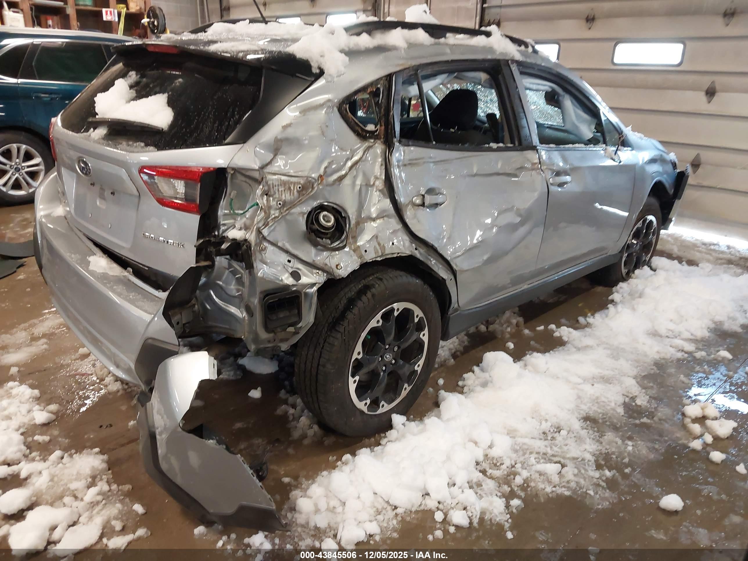 SUBARU CROSSTREK image 4
