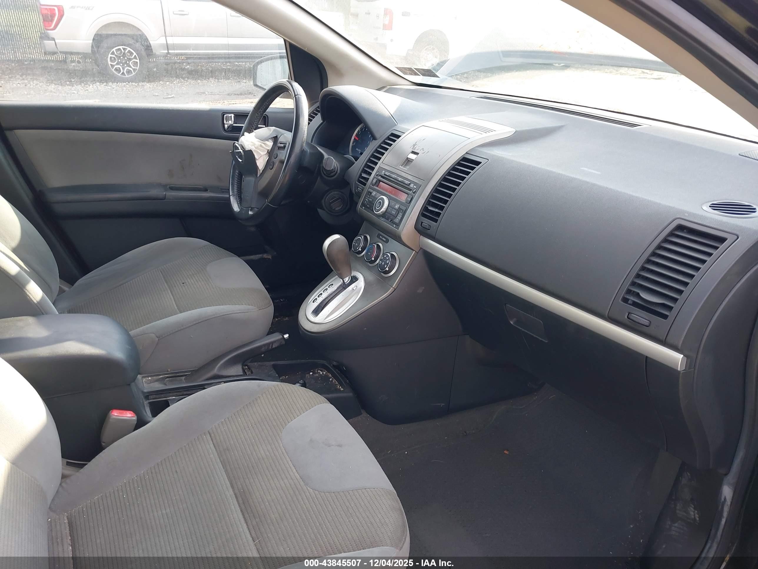 NISSAN SENTRA image 5
