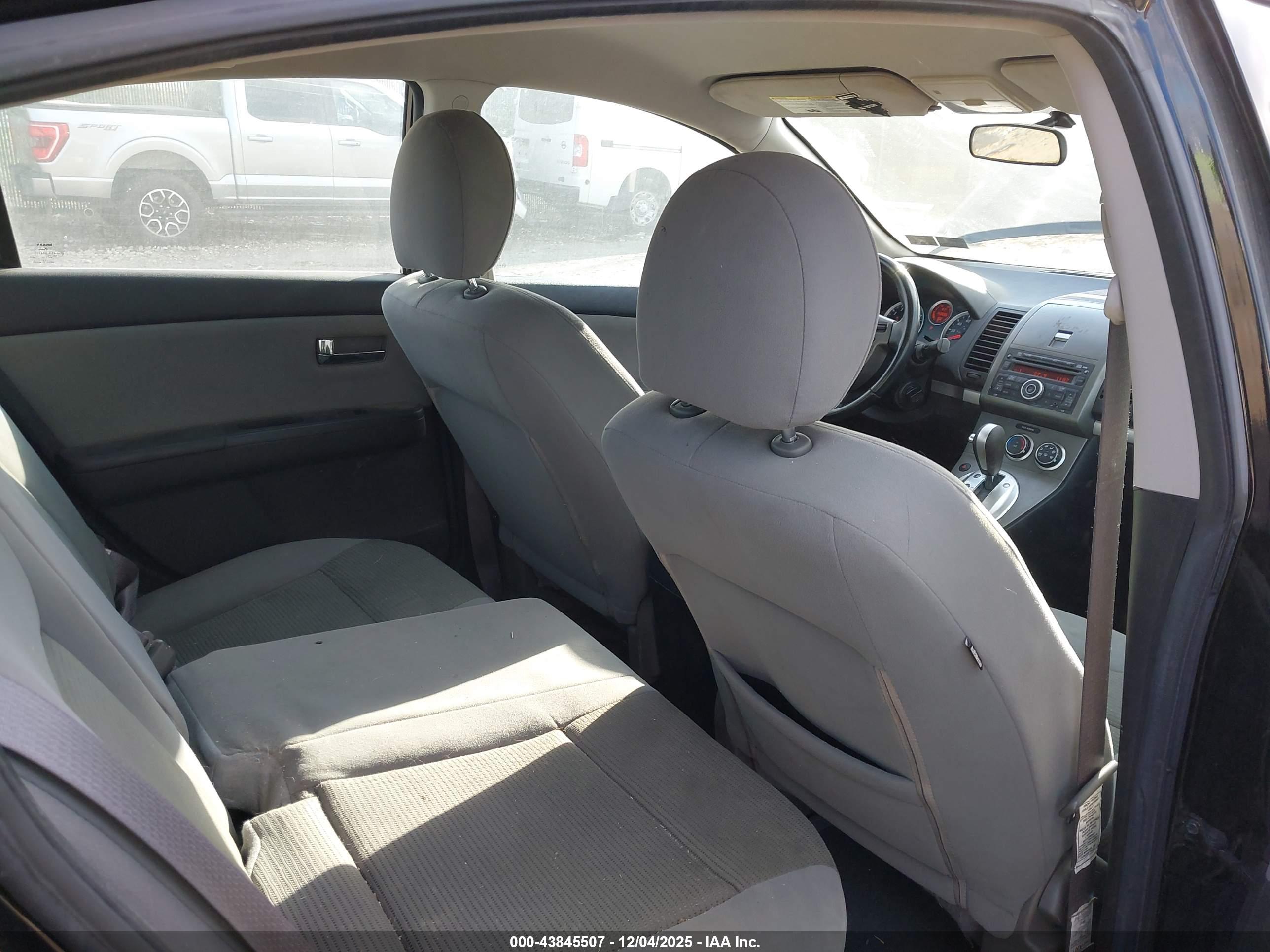 NISSAN SENTRA image 8