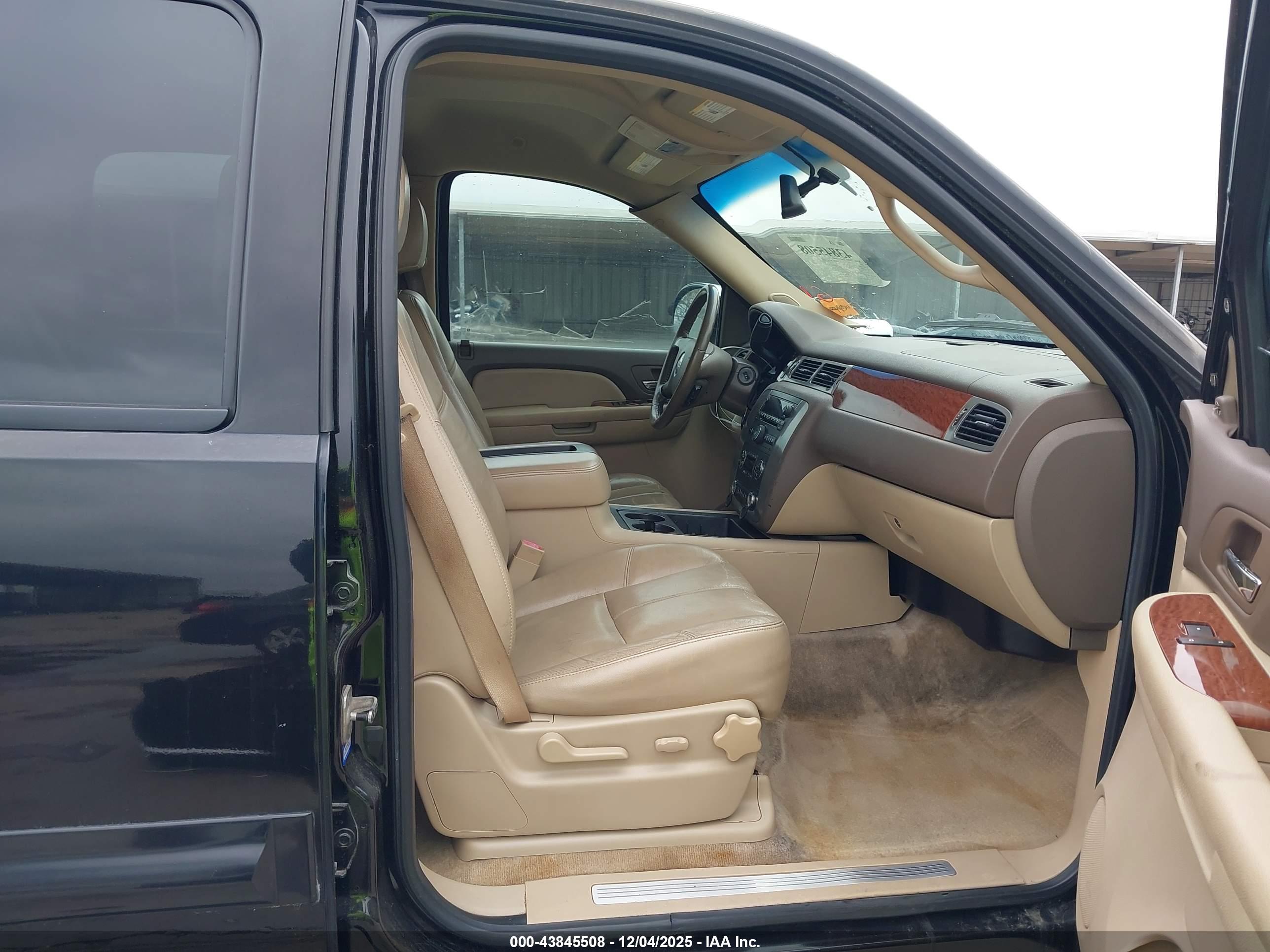 GMC YUKON image 5
