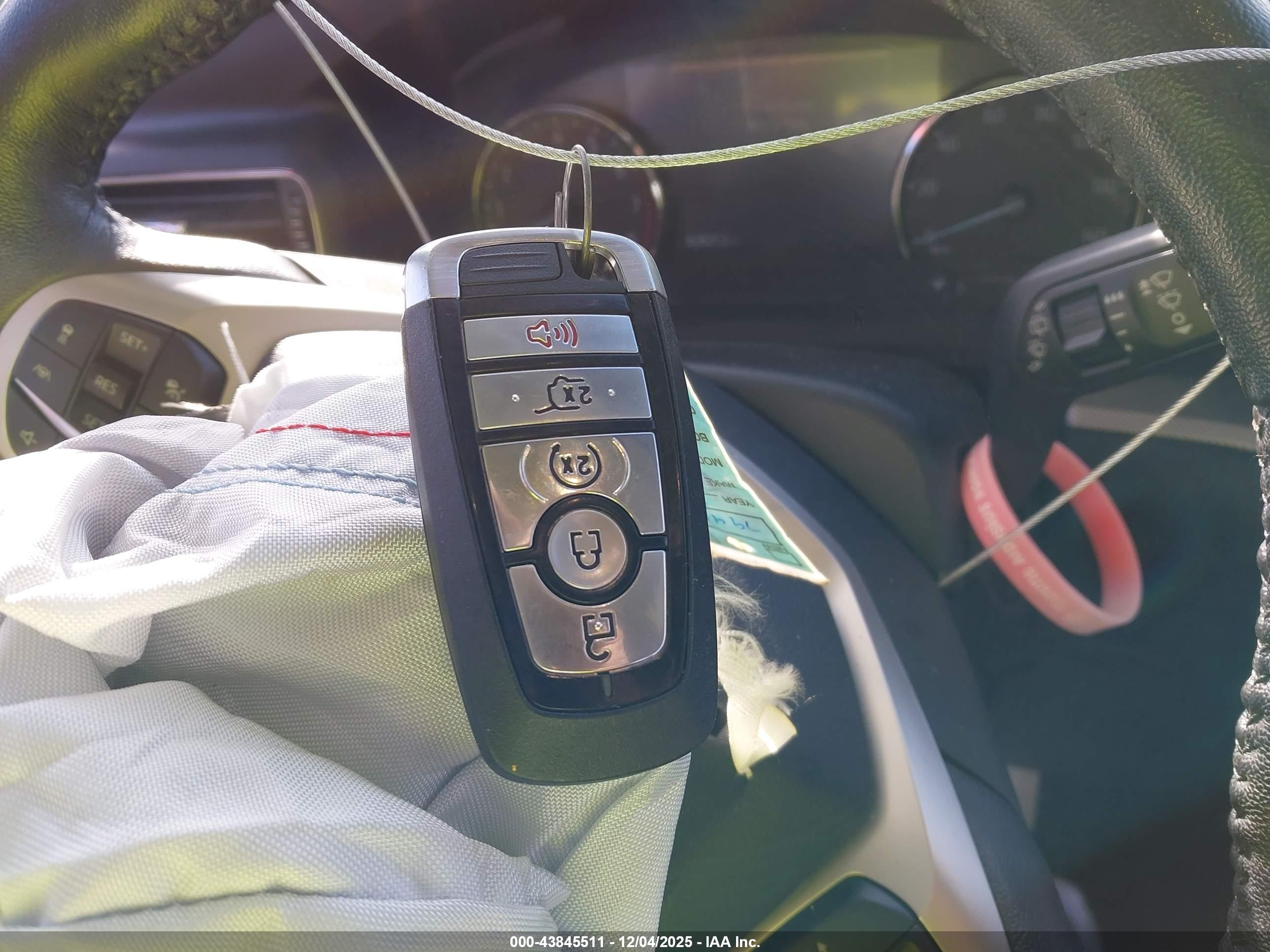 FORD EXPLORER image 11