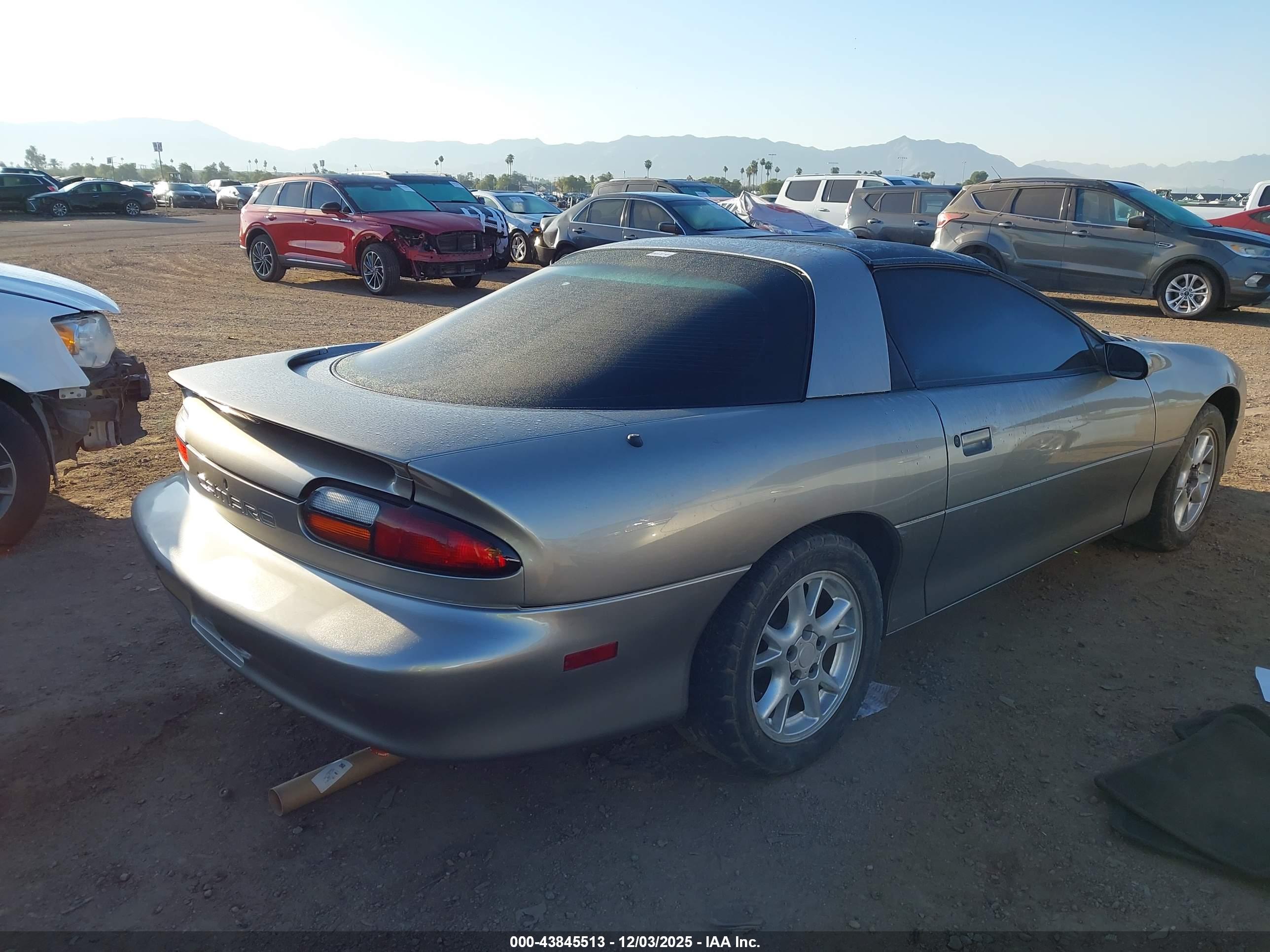 CHEVROLET CAMARO image 4
