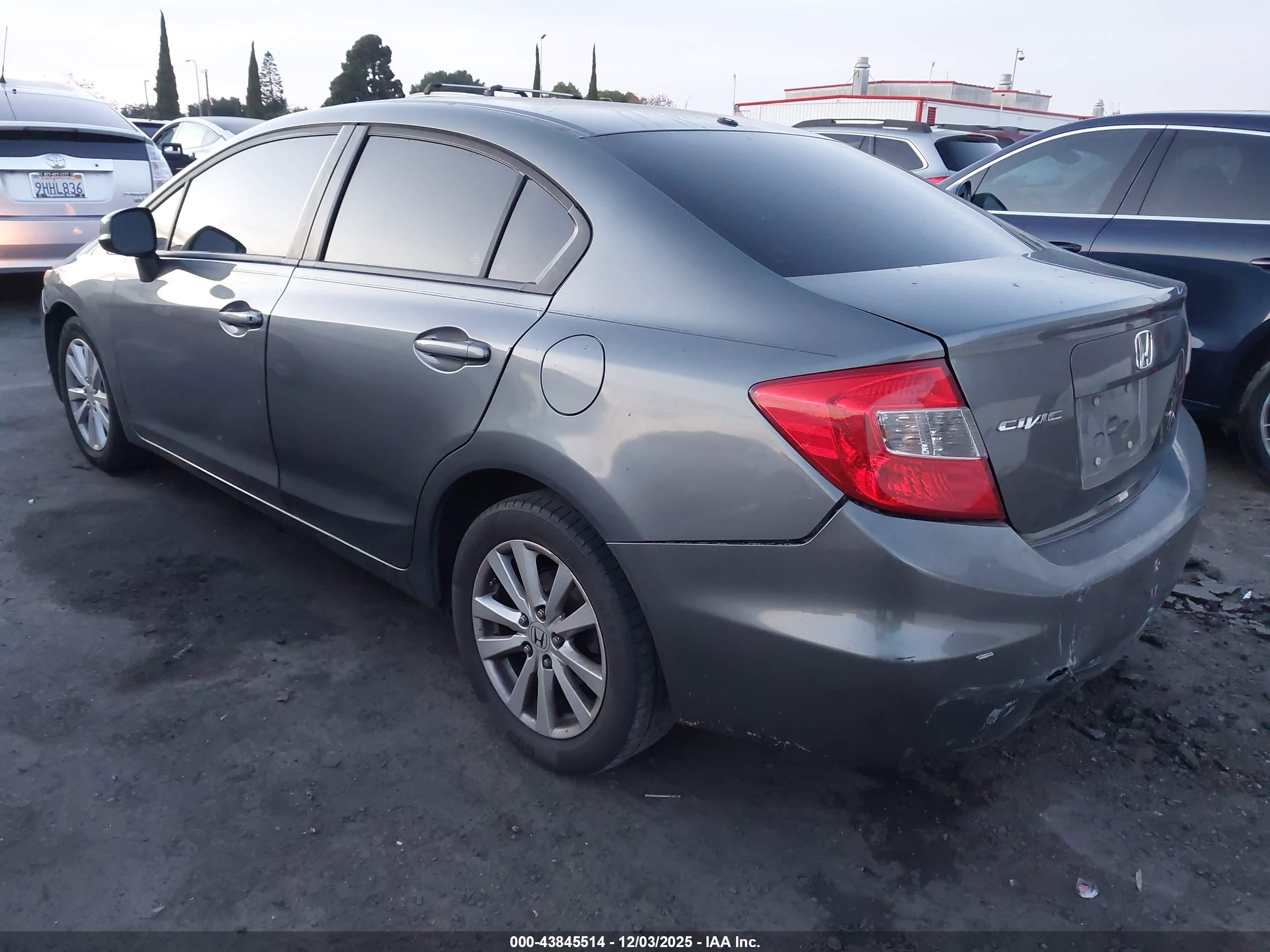 HONDA CIVIC image 3
