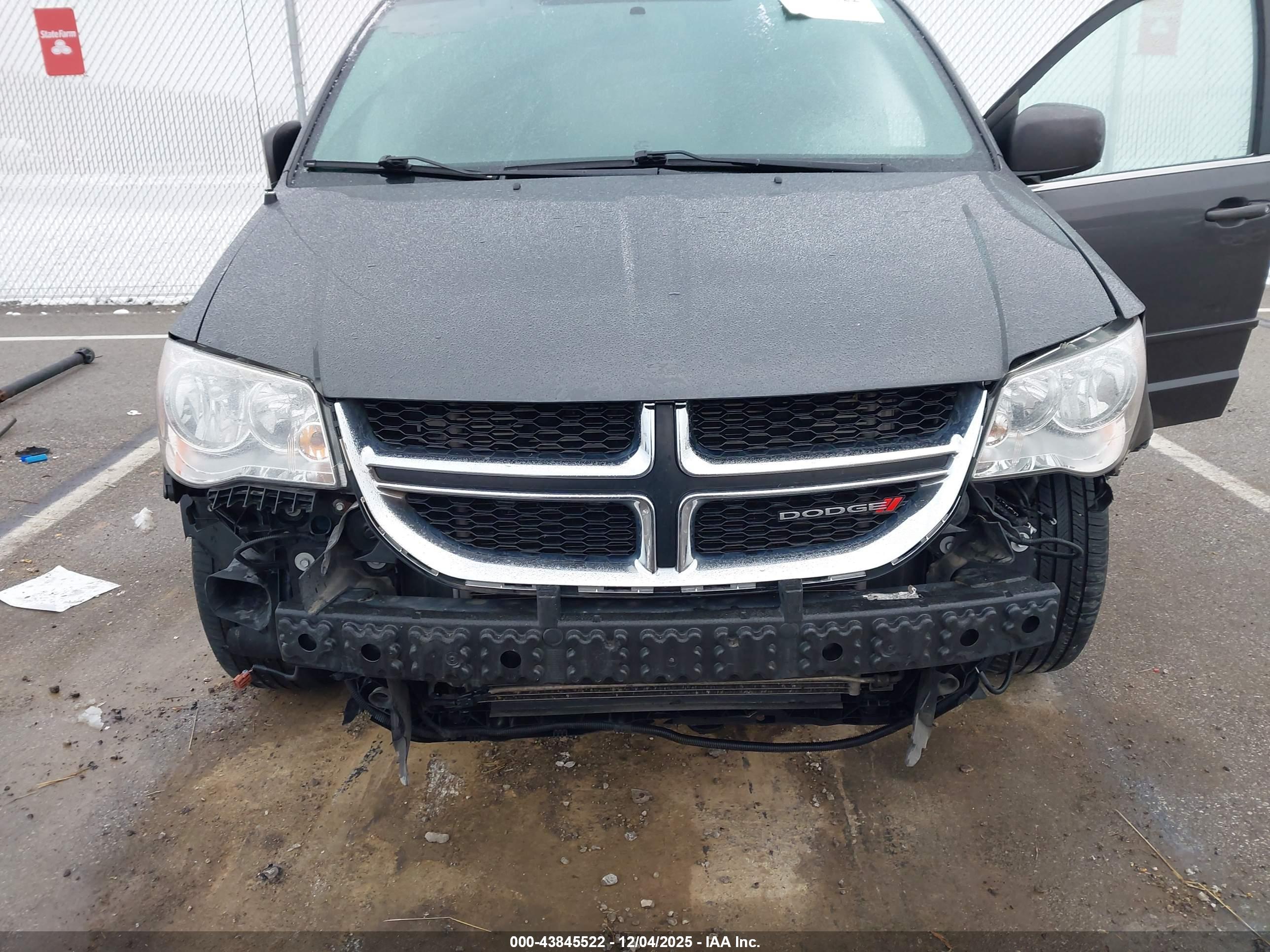 DODGE GRAND image 6