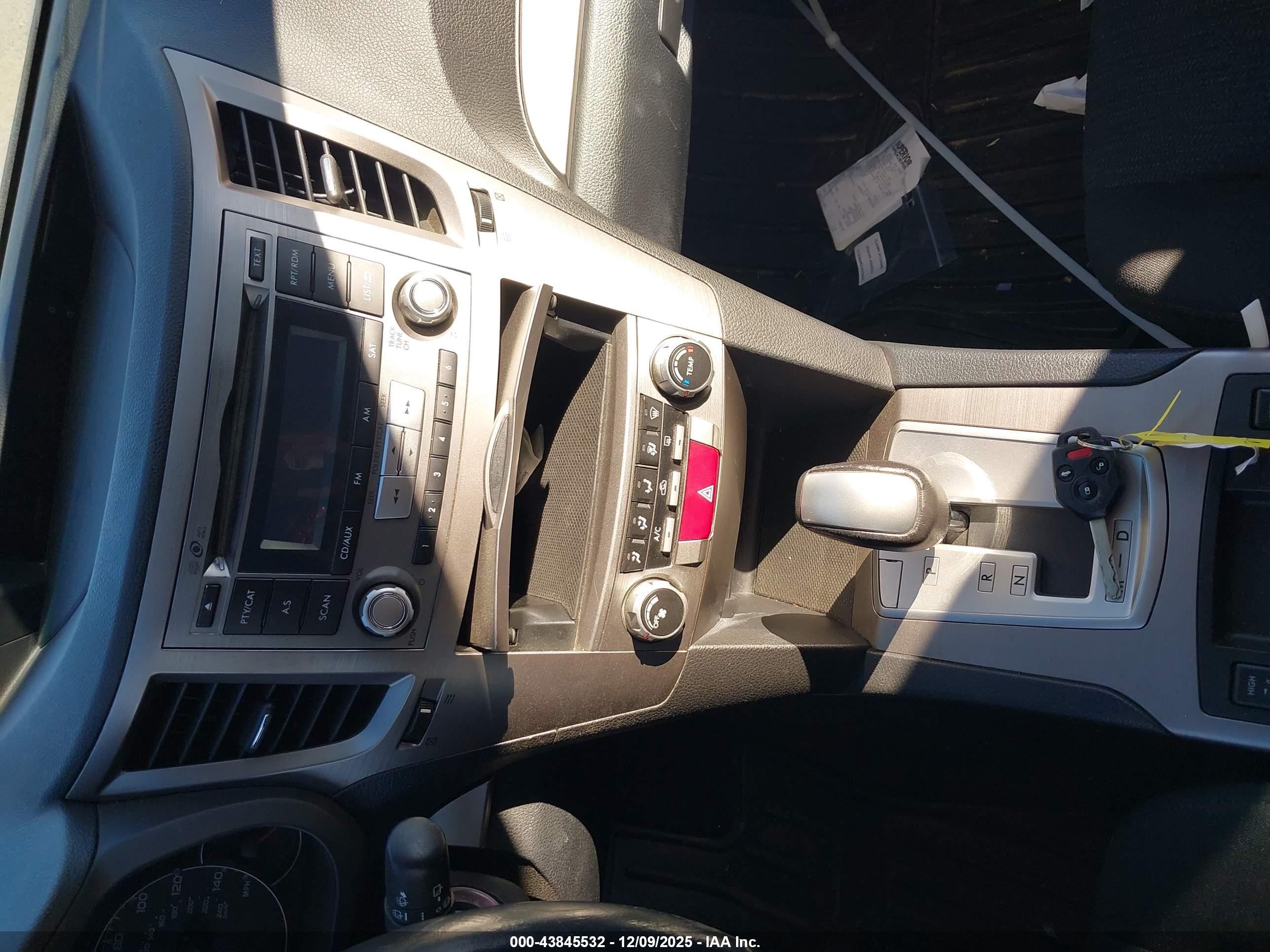 SUBARU OUTBACK image 11