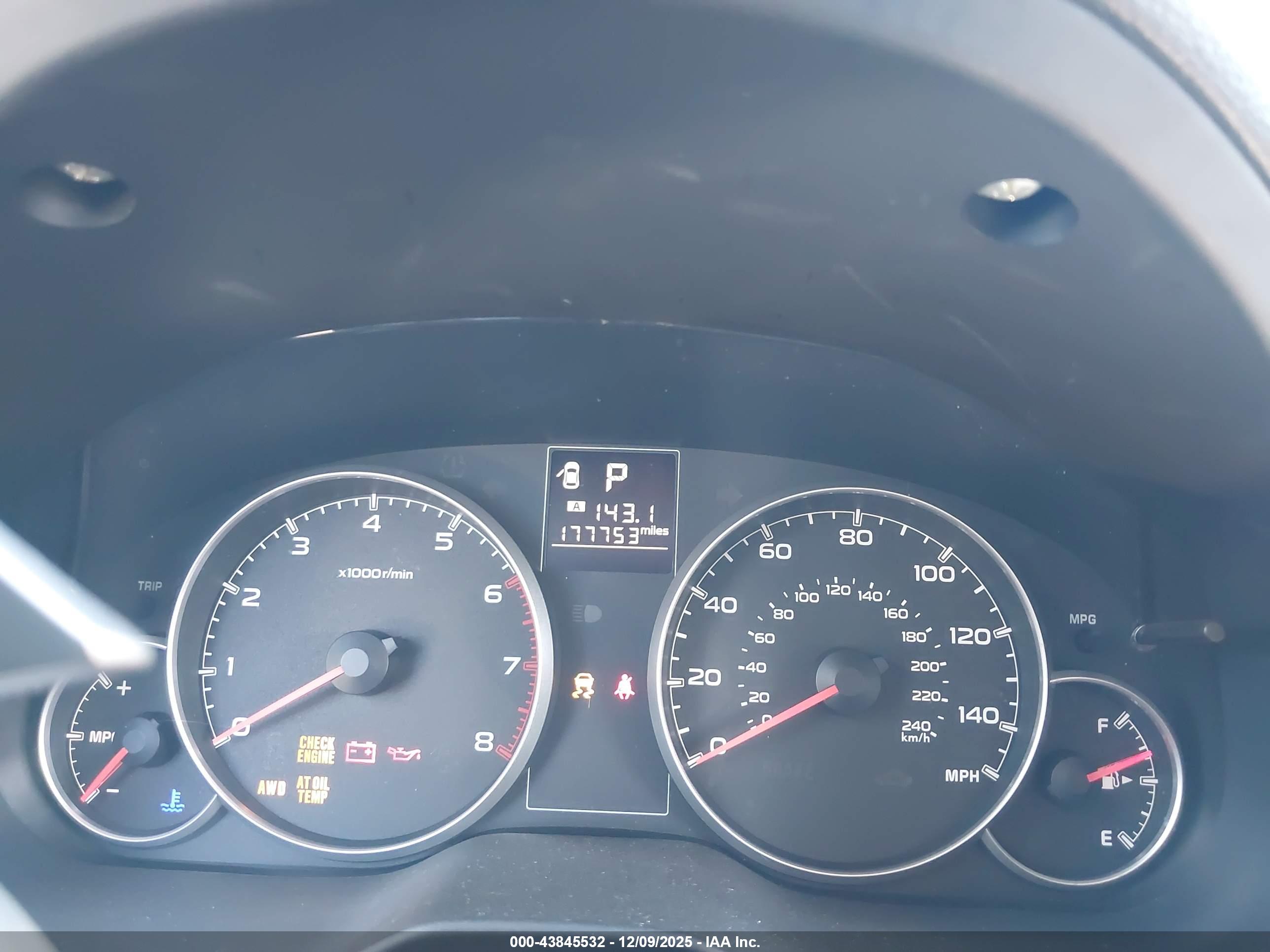 SUBARU OUTBACK image 7