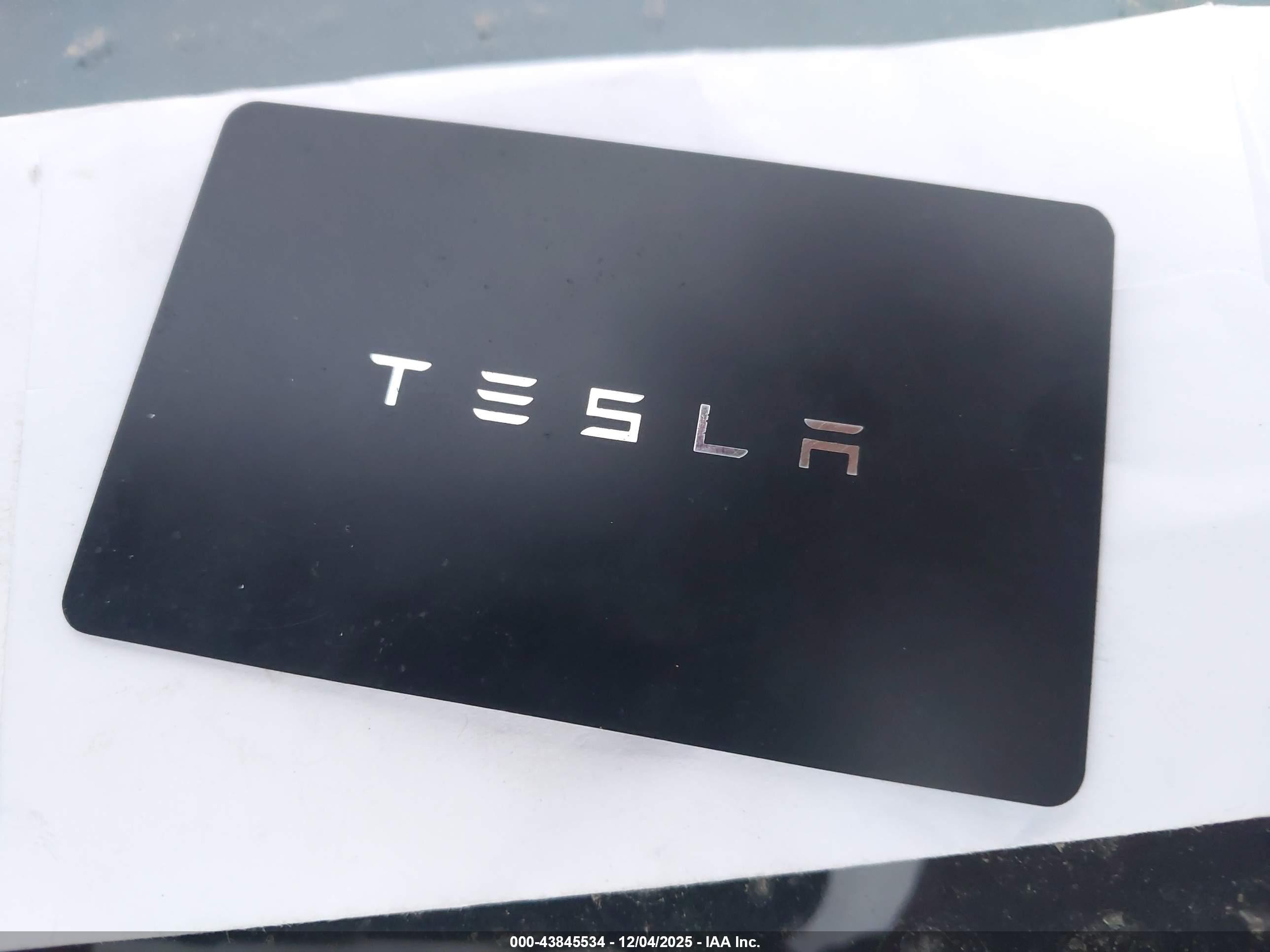 TESLA MODEL image 11