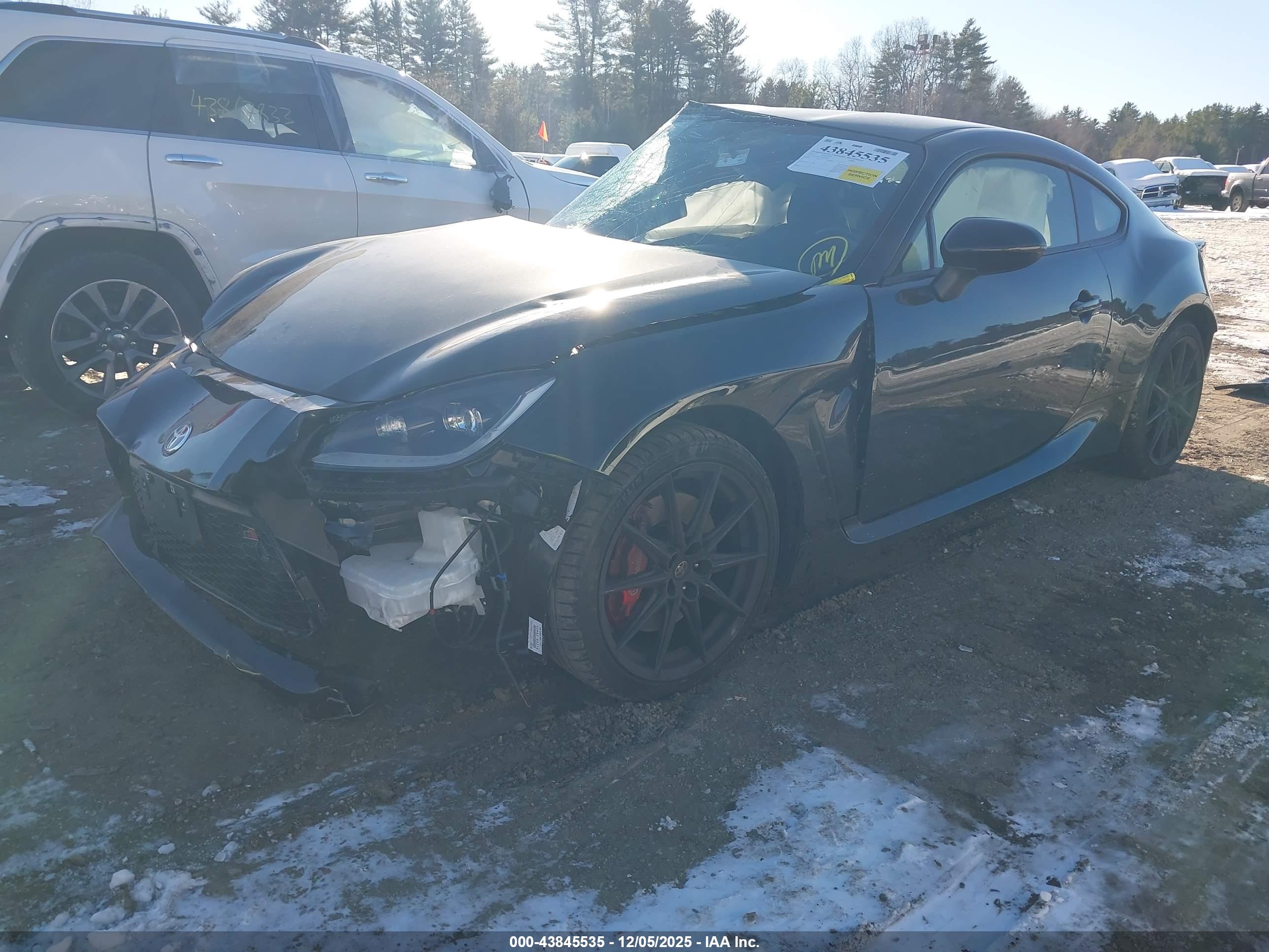 TOYOTA GR86 image 2