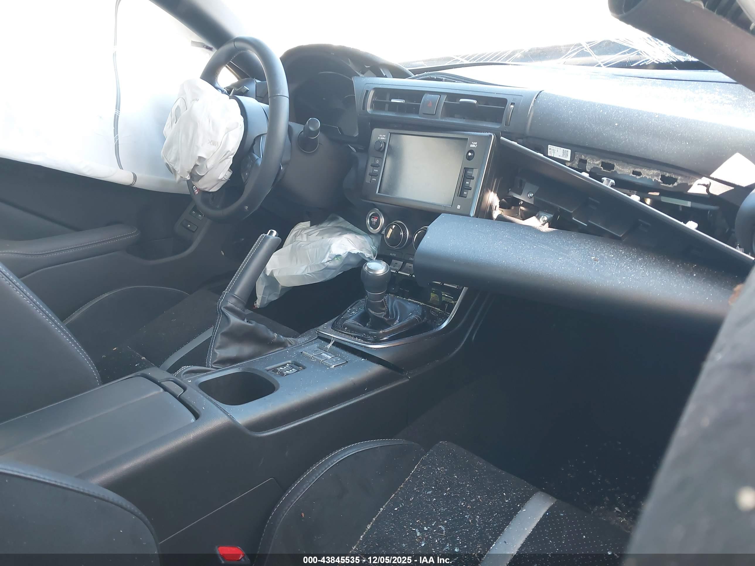 TOYOTA GR86 image 5